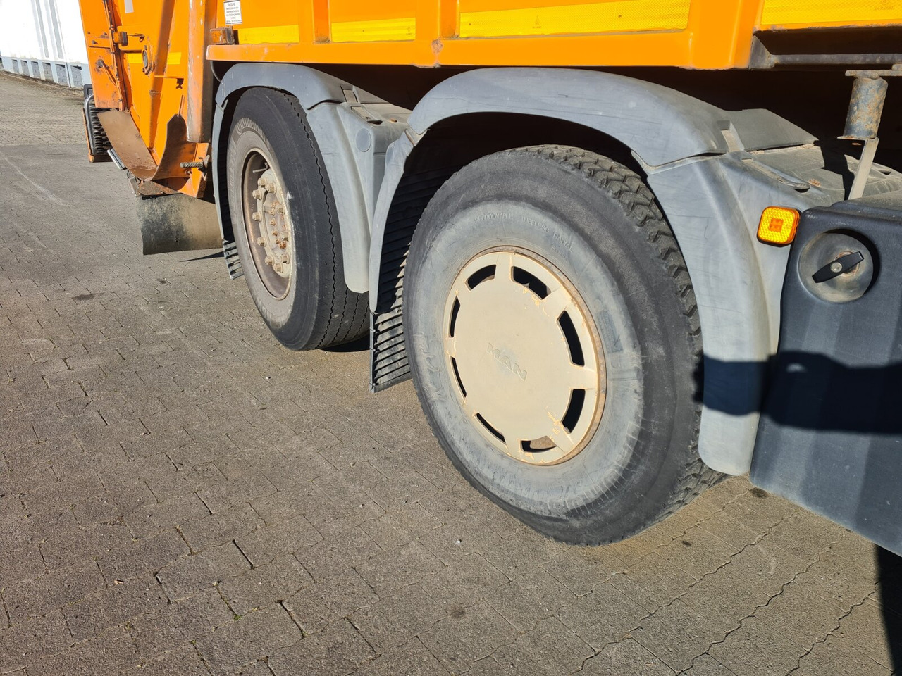 Сміттєвози Для транспортування сміття MAN TGA 28.320 6x2-4 BL TGA 28.320 6X2-4 BL, Lenkachse, Schörling 3R20SEW, Zöller-Schüttung: фото 6