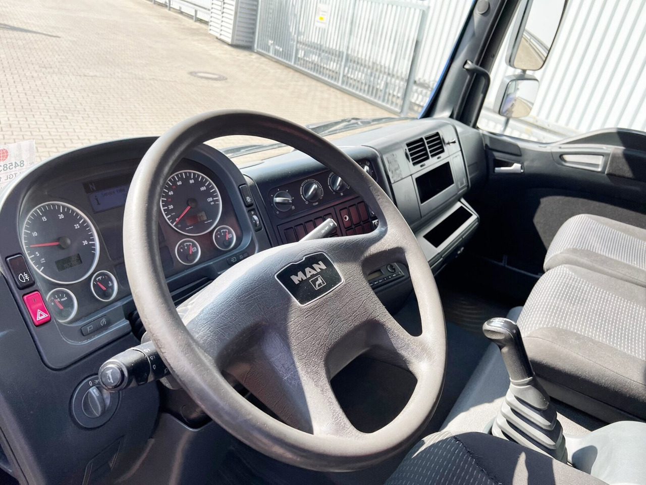 MAN TGL 12.180/210 4x2 BB TGL 12.180/210 4x2 BB, City-Abroller, Kran AMCO VEBA 807N2S - Гаковий мультиліфт вантажівка, Вантажівка з маніпулятором: фото 4 MAN TGL 12.180/210 4x2 BB TGL 12.180/210 4x2 BB, City-Abroller, Kran AMCO VEBA 807N2S - Гаковий мультиліфт вантажівка, Вантажівка з маніпулятором: фото 4