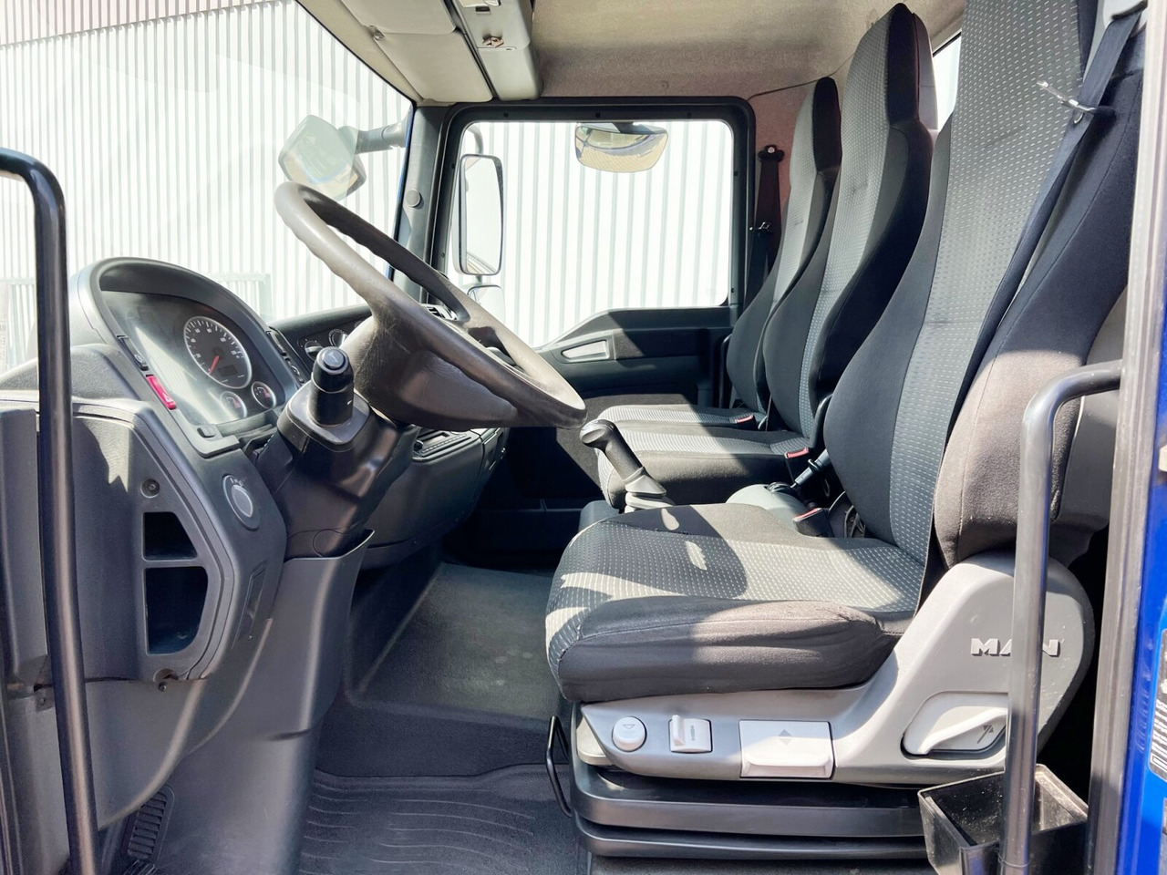MAN TGL 12.180/210 4x2 BB TGL 12.180/210 4x2 BB, City-Abroller, Kran AMCO VEBA 807N2S - Гаковий мультиліфт вантажівка, Вантажівка з маніпулятором: фото 3 MAN TGL 12.180/210 4x2 BB TGL 12.180/210 4x2 BB, City-Abroller, Kran AMCO VEBA 807N2S - Гаковий мультиліфт вантажівка, Вантажівка з маніпулятором: фото 3