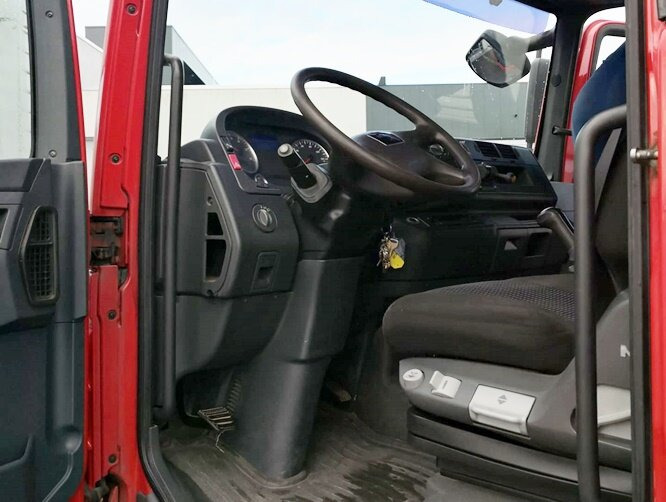 Interior photo 1: Самоскид вантажівка MAN TGL 12.180 4x2 BB Doka TGL 12.180 4x2 BB Doka
