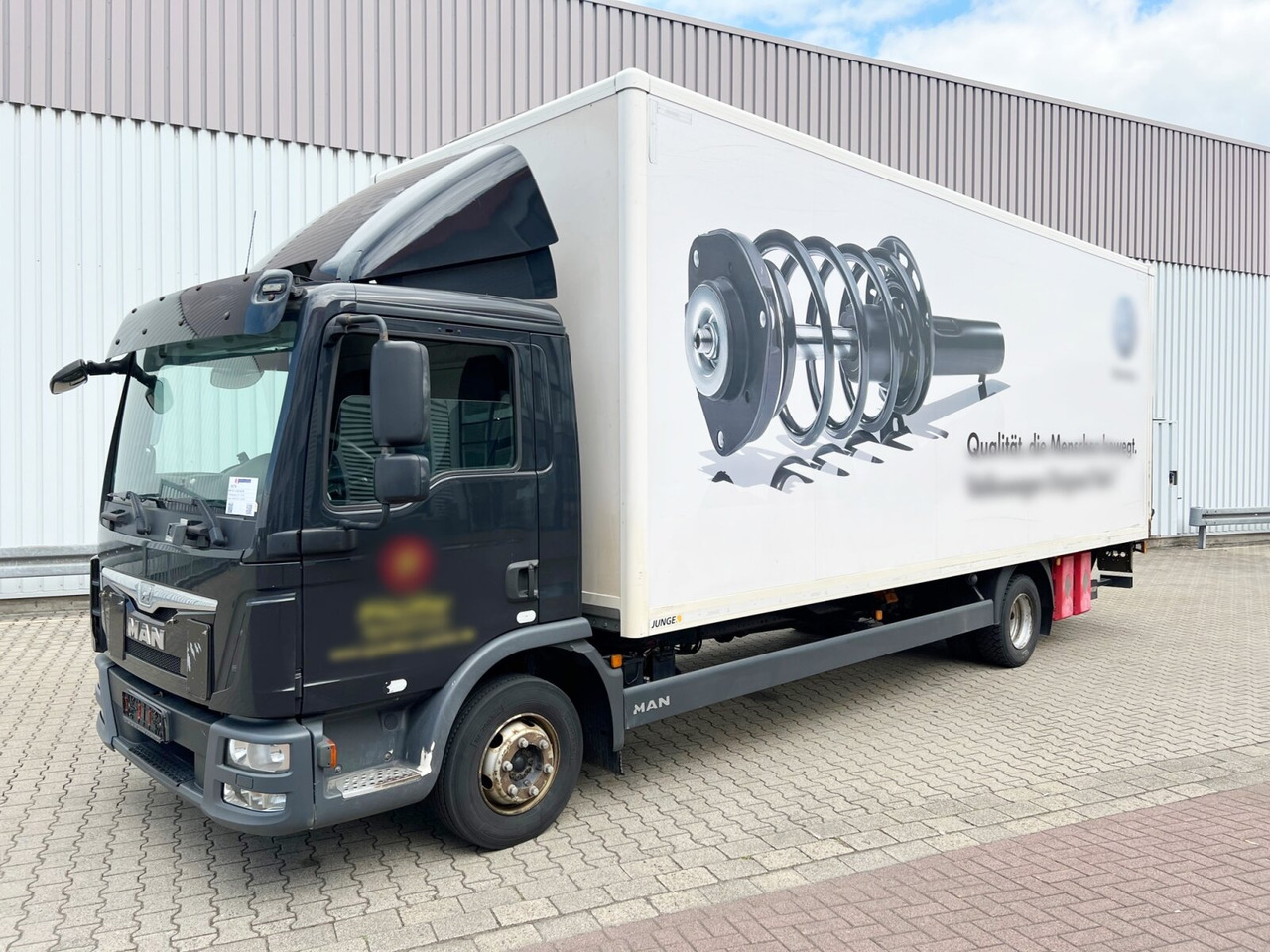 MAN TGL 12.220 4X2 BL TGL 12.220 4X2 BL mit MBB LBW 1500K - Вантажівка з закритим кузовом: фото 1 MAN TGL 12.220 4X2 BL TGL 12.220 4X2 BL mit MBB LBW 1500K - Вантажівка з закритим кузовом: фото 1