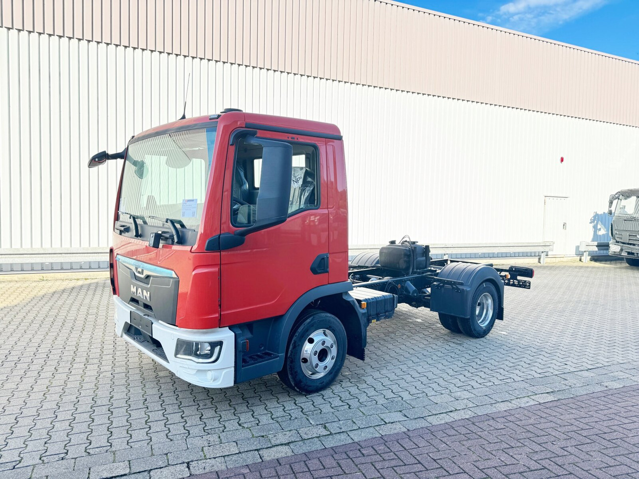 MAN TGL 8.190 4x2 BB CH TGL 8.190 4x2 BB CH, Nebenantrieb - Вантажівка шасі: фото 1 MAN TGL 8.190 4x2 BB CH TGL 8.190 4x2 BB CH, Nebenantrieb - Вантажівка шасі: фото 1