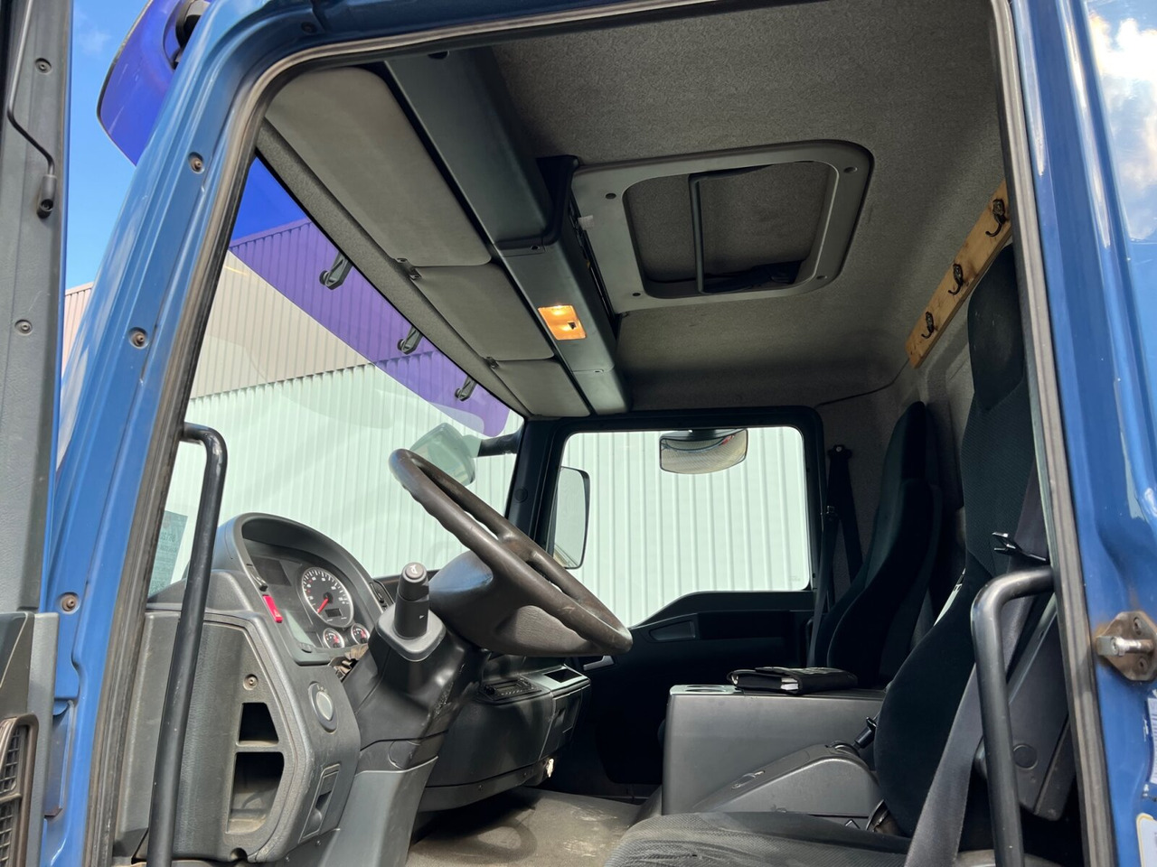 MAN TGM 15.250/340 4X2 BL TGM 15.250/340 4X2 BL mit Kran Palfinger PK 11001 - Вантажівка з маніпулятором, Бортова вантажівка/ Платформа: фото 4 MAN TGM 15.250/340 4X2 BL TGM 15.250/340 4X2 BL mit Kran Palfinger PK 11001 - Вантажівка з маніпулятором, Бортова вантажівка/ Платформа: фото 4