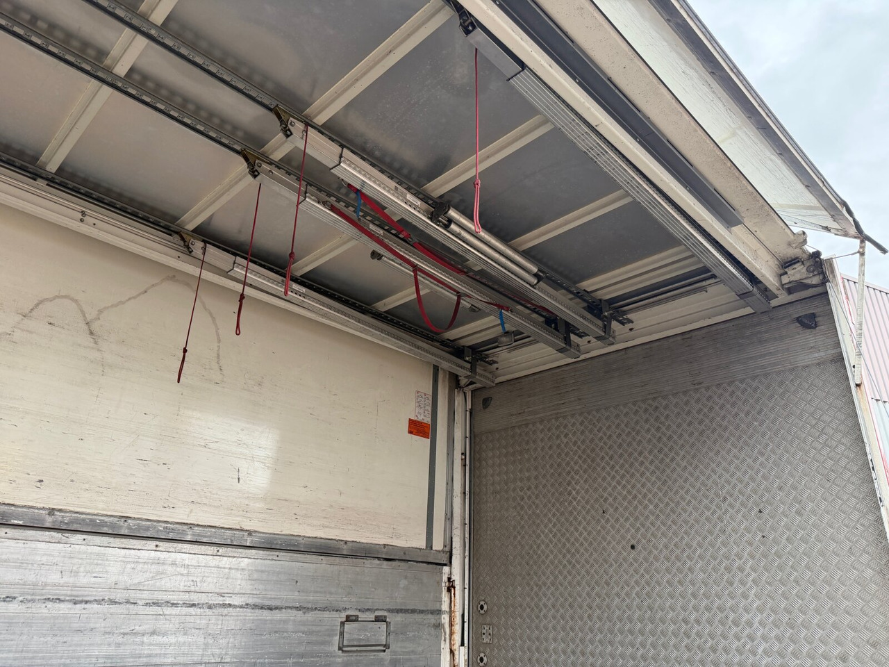 MAN TGM 22.290 6x2-4 LL TGM 22.290 6x2-4 LL, EEV, Lenkachse, 2x AHK, Getränkekoffer, LBW MBB - Вантажівка з закритим кузовом: фото 3 MAN TGM 22.290 6x2-4 LL TGM 22.290 6x2-4 LL, EEV, Lenkachse, 2x AHK, Getränkekoffer, LBW MBB - Вантажівка з закритим кузовом: фото 3