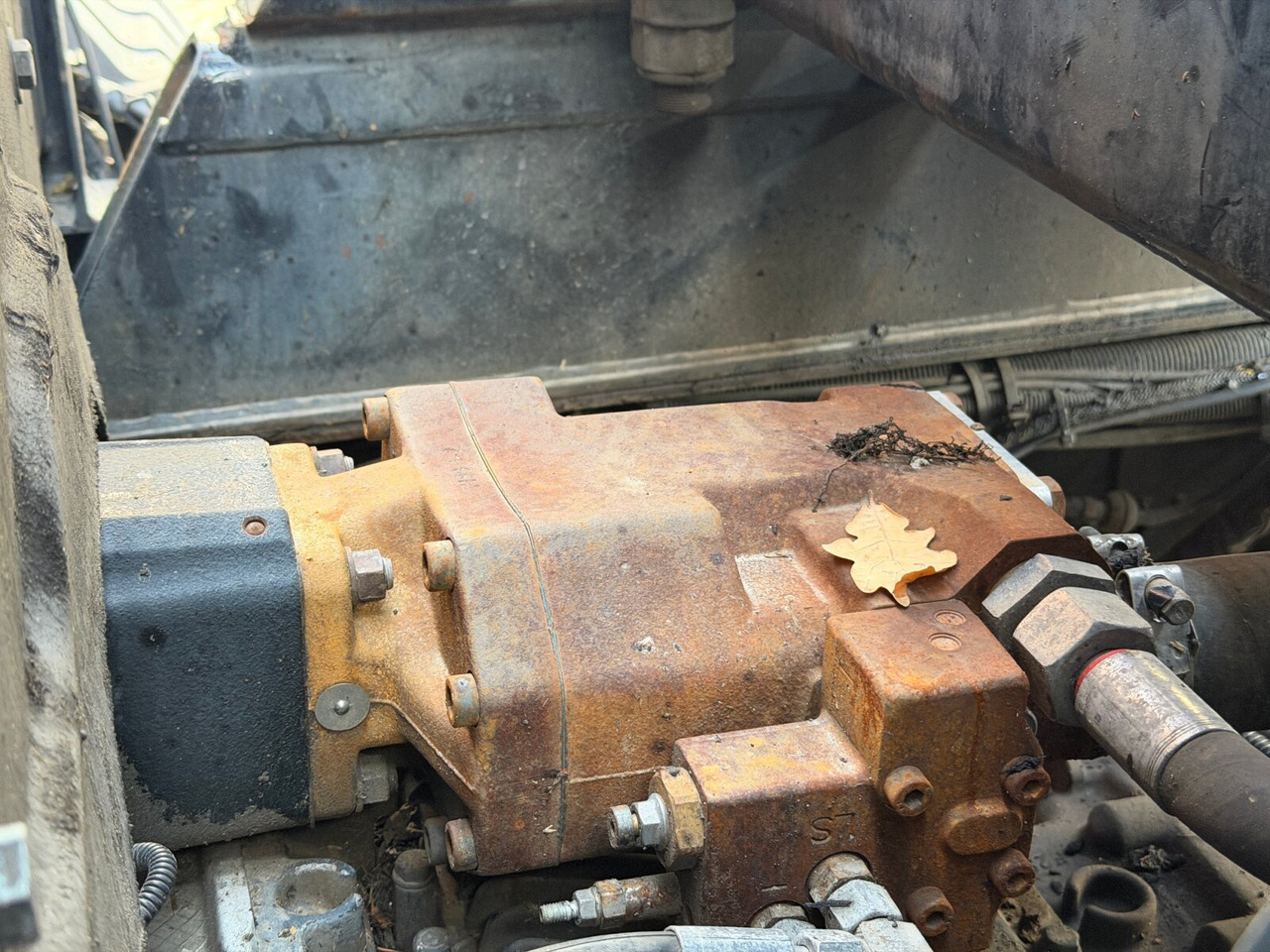 MAN TGS 26.400 6x2-4 BL TGS 26.400 6x2-4 BL, Motorabtrieb, Lenk-/Liftachse, Kran Epsilon Q180ZR95TR - Гаковий мультиліфт вантажівка, Вантажівка з маніпулятором: фото 4 MAN TGS 26.400 6x2-4 BL TGS 26.400 6x2-4 BL, Motorabtrieb, Lenk-/Liftachse, Kran Epsilon Q180ZR95TR - Гаковий мультиліфт вантажівка, Вантажівка з маніпулятором: фото 4