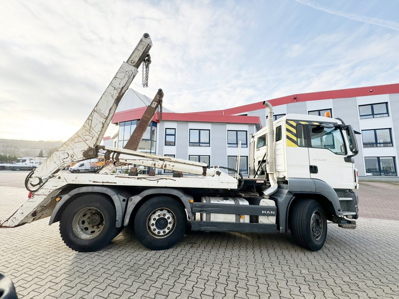Скіповий навантажувач вантажівка MAN TGS 26.400 6x2/4 BL TGS 26.400 6x2/4 BL mit Vorlauflenk-/liftachse, Multilift: фото 8