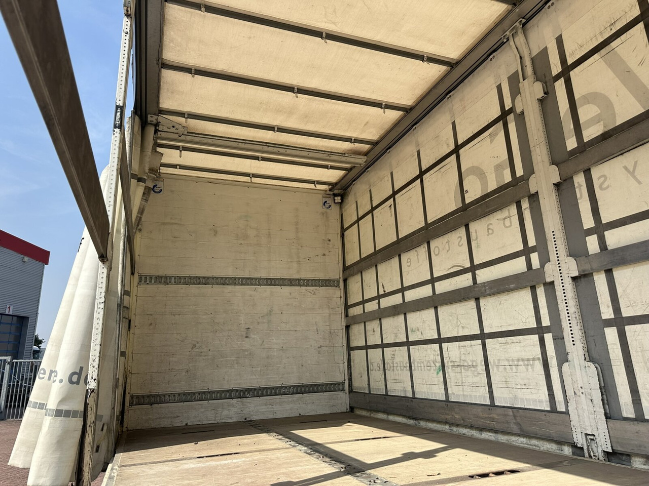 MAN TGS 26.400 6x2-4 LL TGS 26.400 6x2-4 LL, Lenk-/Lift, Edscha, Heckkran Palfinger PK23002-C + Jib PJ060A, Funk - Тентована вантажівка, Вантажівка з маніпулятором: фото 5 MAN TGS 26.400 6x2-4 LL TGS 26.400 6x2-4 LL, Lenk-/Lift, Edscha, Heckkran Palfinger PK23002-C + Jib PJ060A, Funk - Тентована вантажівка, Вантажівка з маніпулятором: фото 5