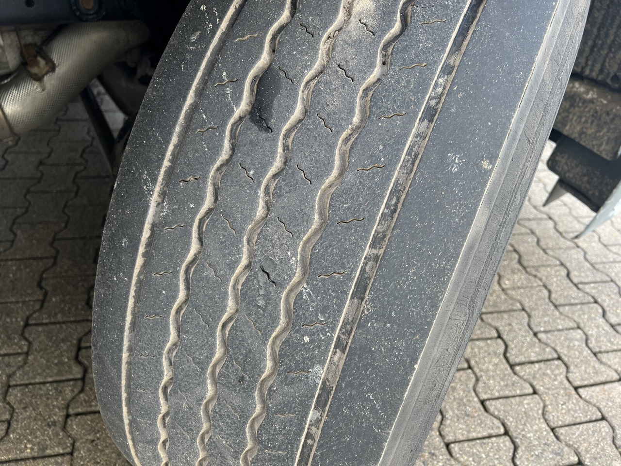 MAN TGS 26.400 6x2-4 LL TGS 26.400 6x2-4 LL, Navi, Lenk-/Liftachse, Heckkran Palfinger PK20001-K B, Funk - Вантажівка з маніпулятором, Бортова вантажівка/ Платформа: фото 4 MAN TGS 26.400 6x2-4 LL TGS 26.400 6x2-4 LL, Navi, Lenk-/Liftachse, Heckkran Palfinger PK20001-K B, Funk - Вантажівка з маніпулятором, Бортова вантажівка/ Платформа: фото 4