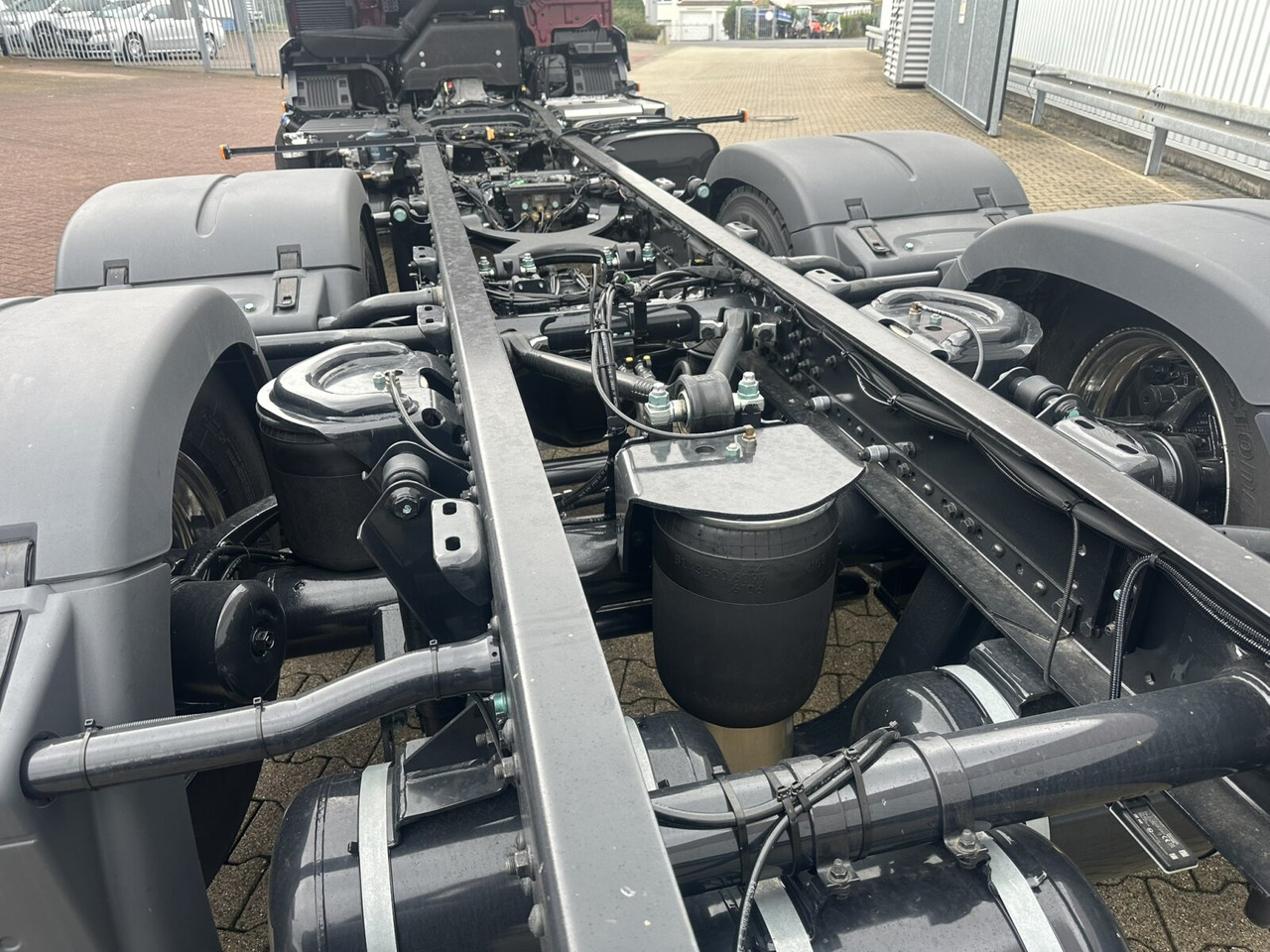 MAN TGS 26.440 6x2-4 LL CH TGS 26.440 6x2-4 LL CH, Lenk-/Liftachse, Navi, LED - Вантажівка шасі: фото 5 MAN TGS 26.440 6x2-4 LL CH TGS 26.440 6x2-4 LL CH, Lenk-/Liftachse, Navi, LED - Вантажівка шасі: фото 5