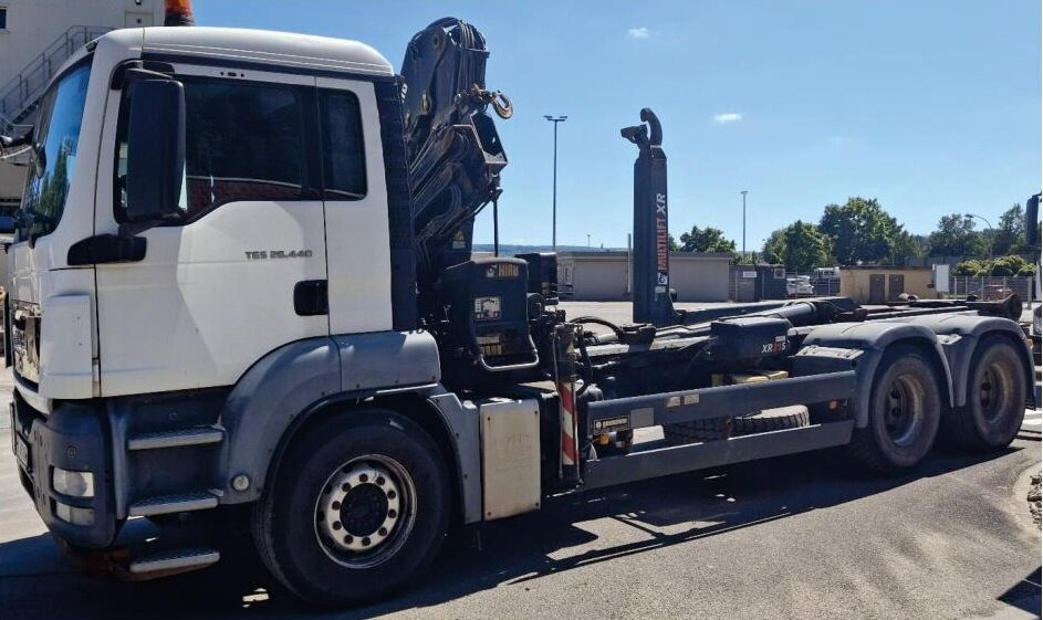 MAN TGS 26.440 BB 6x4 TGS 26.440 BB/6x4 Hiab Kran 166 BS-2-Hiduo, Multilift XR 21 S 59 Abrollanlage - Гаковий мультиліфт вантажівка, Вантажівка з маніпулятором: фото 2 MAN TGS 26.440 BB 6x4 TGS 26.440 BB/6x4 Hiab Kran 166 BS-2-Hiduo, Multilift XR 21 S 59 Abrollanlage - Гаковий мультиліфт вантажівка, Вантажівка з маніпулятором: фото 2