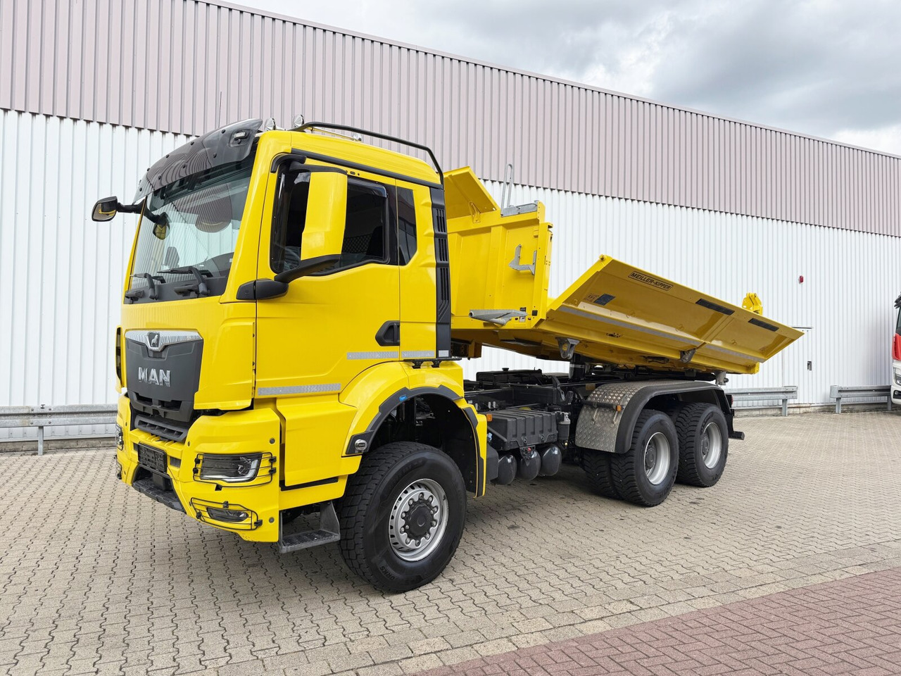 MAN TGS 26.470 6x6 BB TGS 26.470 6x6 BB, Hohe Bauart, Navi, Motorabtrieb, Bordmatik - Самоскид вантажівка: фото 1 MAN TGS 26.470 6x6 BB TGS 26.470 6x6 BB, Hohe Bauart, Navi, Motorabtrieb, Bordmatik - Самоскид вантажівка: фото 1