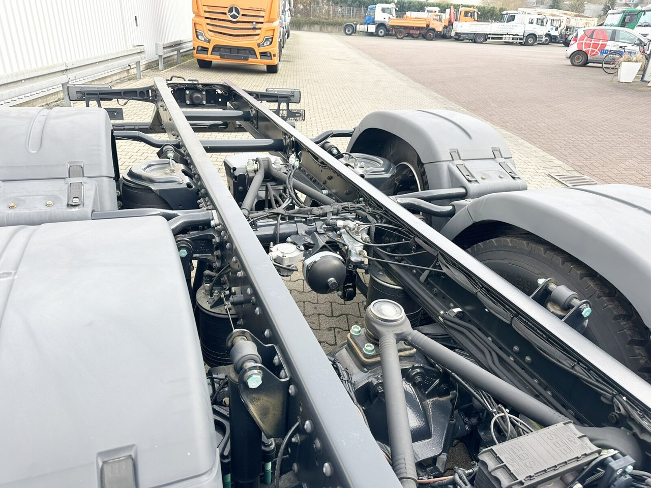 MAN TGS 26.480 6x2-4 LL TGS 26.480 6x2-4 LL, Retarder, Lenk-/Liftachse, Standklima - Вантажівка шасі: фото 3 MAN TGS 26.480 6x2-4 LL TGS 26.480 6x2-4 LL, Retarder, Lenk-/Liftachse, Standklima - Вантажівка шасі: фото 3