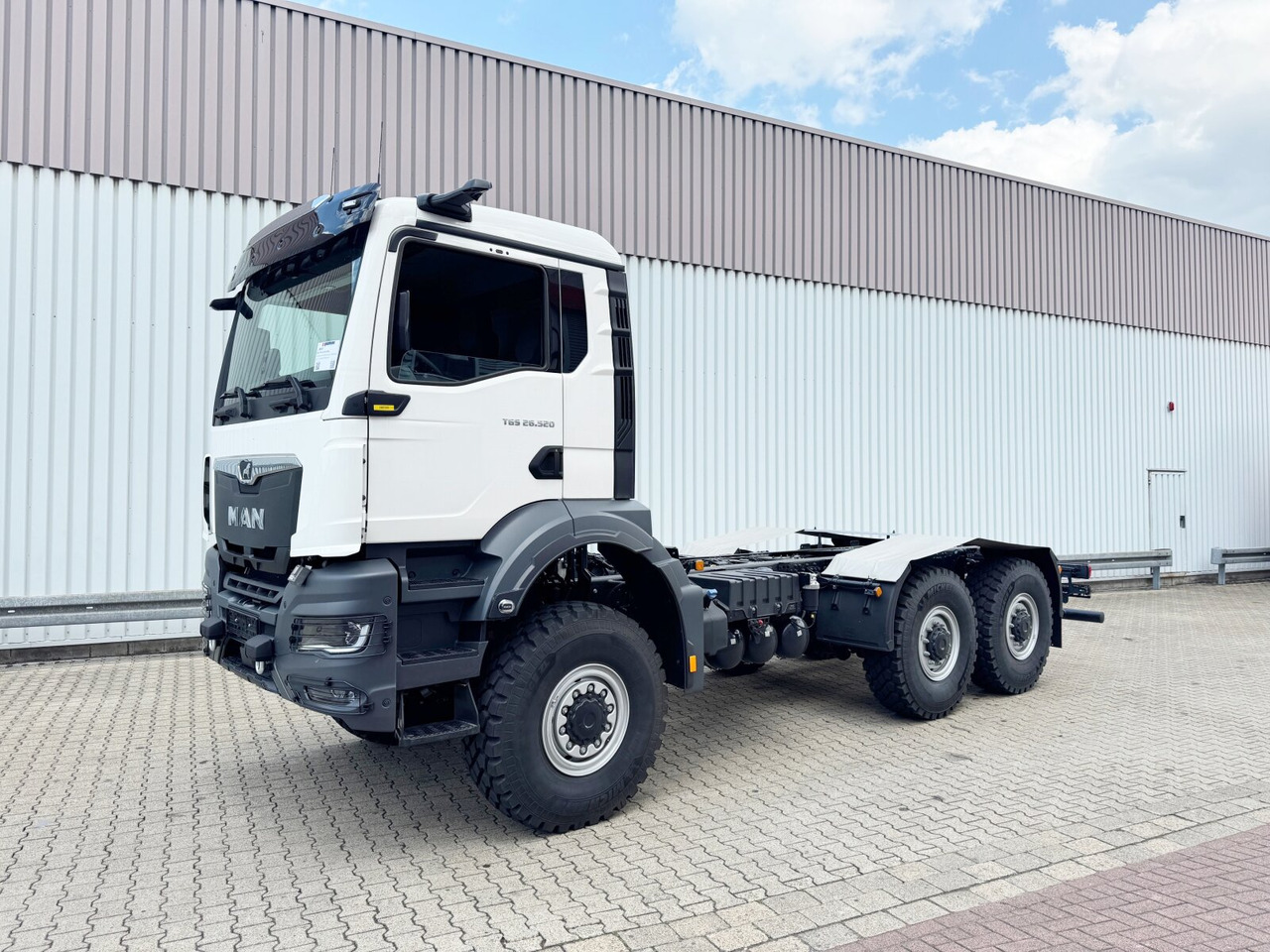 MAN TGS 26.520 6x6 BB TGS 26.520 6x6 BB, PriTarder, Navi, Optiview, Einzelbereifung - Вантажівка шасі: фото 1 MAN TGS 26.520 6x6 BB TGS 26.520 6x6 BB, PriTarder, Navi, Optiview, Einzelbereifung - Вантажівка шасі: фото 1