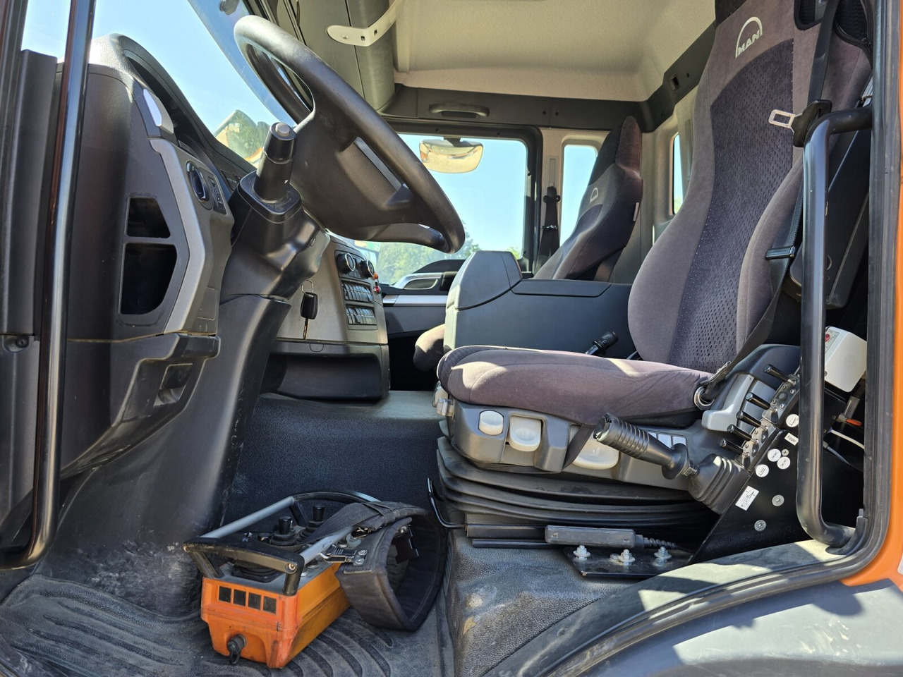 Гаковий мультиліфт вантажівка, Вантажівка з маніпулятором MAN TGS 28.440 6x2-4 BL TGS 28.440 6x2-4 BL, Atlas Kran VDL Abrollanlage, Funk, Lenk-Liftachse: фото 9