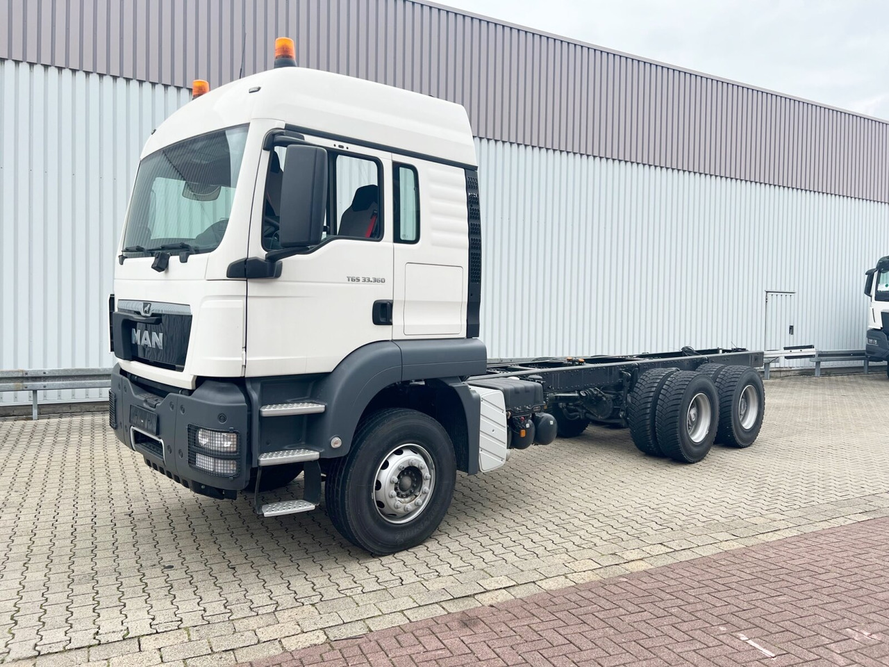 MAN TGS 33.360 6x4 BB TGS 33.360 6x4 BB, Häckslerkabine, NMV Nebenantrieb - Вантажівка шасі: фото 1 MAN TGS 33.360 6x4 BB TGS 33.360 6x4 BB, Häckslerkabine, NMV Nebenantrieb - Вантажівка шасі: фото 1