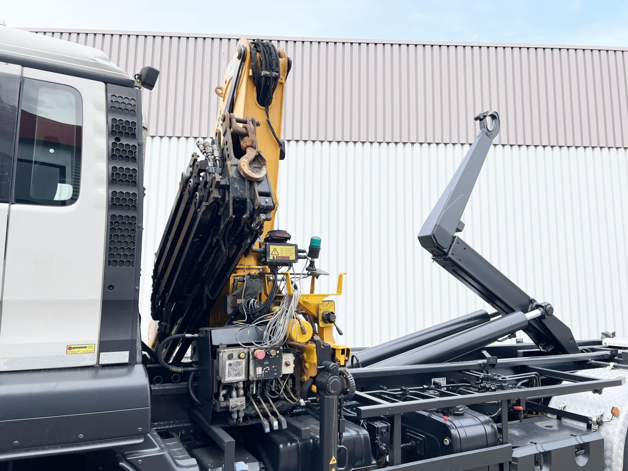 MAN TGS 33.440 6X4 BL TGS 33.440 6X4 BL mit Kran Effer 165-3S, Funk - Гаковий мультиліфт вантажівка, Вантажівка з маніпулятором: фото 3 MAN TGS 33.440 6X4 BL TGS 33.440 6X4 BL mit Kran Effer 165-3S, Funk - Гаковий мультиліфт вантажівка, Вантажівка з маніпулятором: фото 3