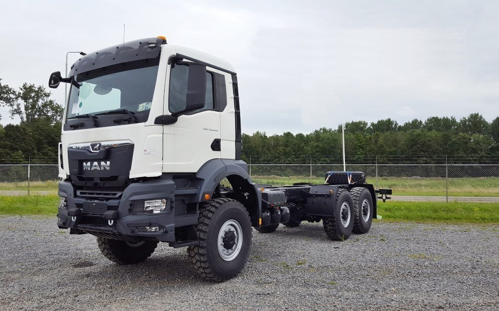MAN TGS 33.440 6x6 BB CH TGS 33.440 6x6 BB CH, Euro2, Einzelbereifung - Вантажівка шасі: фото 2 MAN TGS 33.440 6x6 BB CH TGS 33.440 6x6 BB CH, Euro2, Einzelbereifung - Вантажівка шасі: фото 2