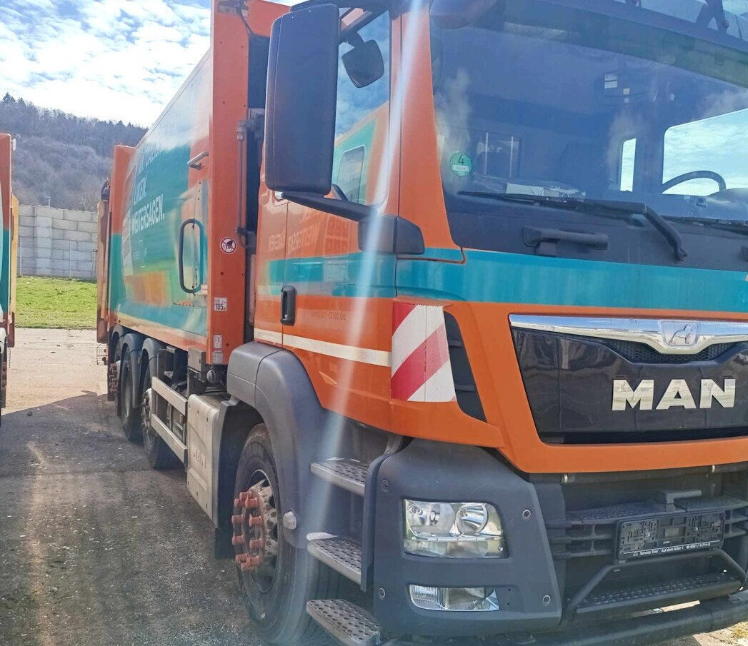 MAN TGS 35.360 8x2-6 BL TGS 35.360 8x2-6 BL, 2x Lenkachse, Zöller Medium XL, Zöller-Schüttung - Сміттєвози: фото 1 MAN TGS 35.360 8x2-6 BL TGS 35.360 8x2-6 BL, 2x Lenkachse, Zöller Medium XL, Zöller-Schüttung - Сміттєвози: фото 1