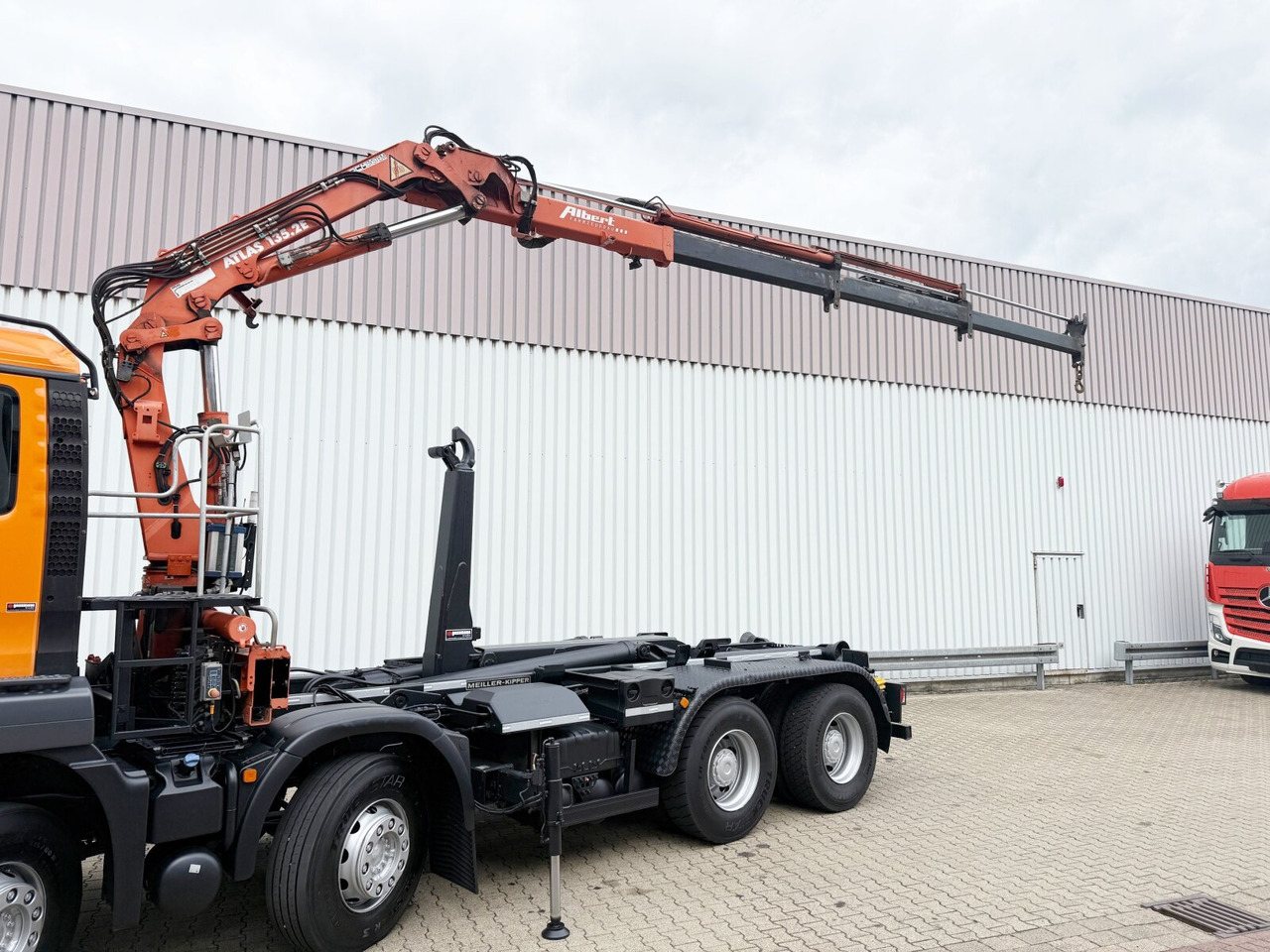 MAN TGS 35.440 8x4 BL TGS 35.440 8x4 BL, Meiller 19.62, Atlas Kran 135.2-A3, Funk - Гаковий мультиліфт вантажівка, Вантажівка з маніпулятором: фото 2 MAN TGS 35.440 8x4 BL TGS 35.440 8x4 BL, Meiller 19.62, Atlas Kran 135.2-A3, Funk - Гаковий мультиліфт вантажівка, Вантажівка з маніпулятором: фото 2