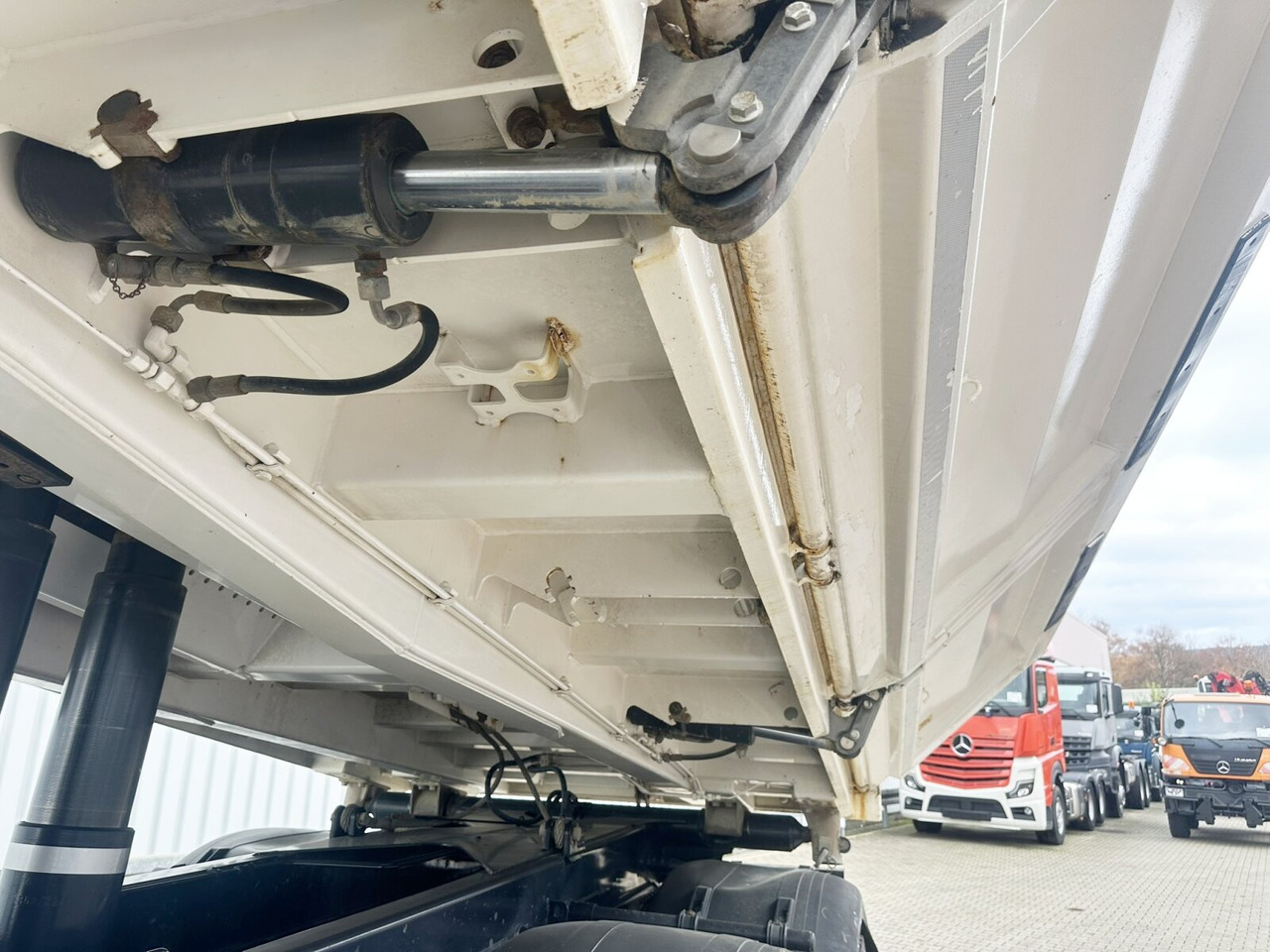 MAN TGS 35.460 8X4 BB TGS 35.460 8X4 BB, Meiller Bordmatik, Rollplane, 13m³ - Самоскид вантажівка: фото 2 MAN TGS 35.460 8X4 BB TGS 35.460 8X4 BB, Meiller Bordmatik, Rollplane, 13m³ - Самоскид вантажівка: фото 2