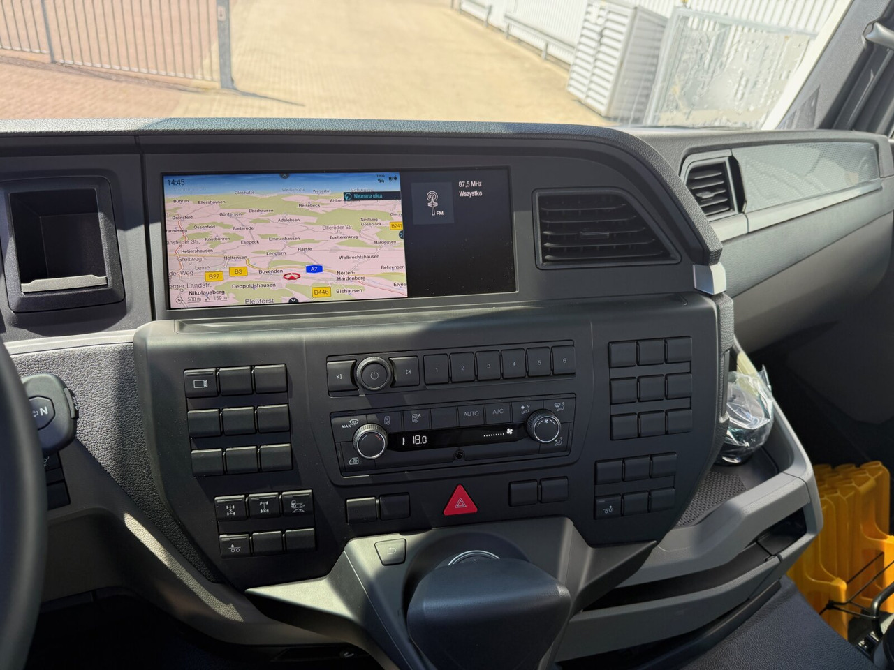 MAN TGS 35.470 8x4-4 BL TGS 35.470 8x4-4 BL, Lenk-/Liftachse, Navi, Motorabtrieb - Вантажівка шасі: фото 3 MAN TGS 35.470 8x4-4 BL TGS 35.470 8x4-4 BL, Lenk-/Liftachse, Navi, Motorabtrieb - Вантажівка шасі: фото 3