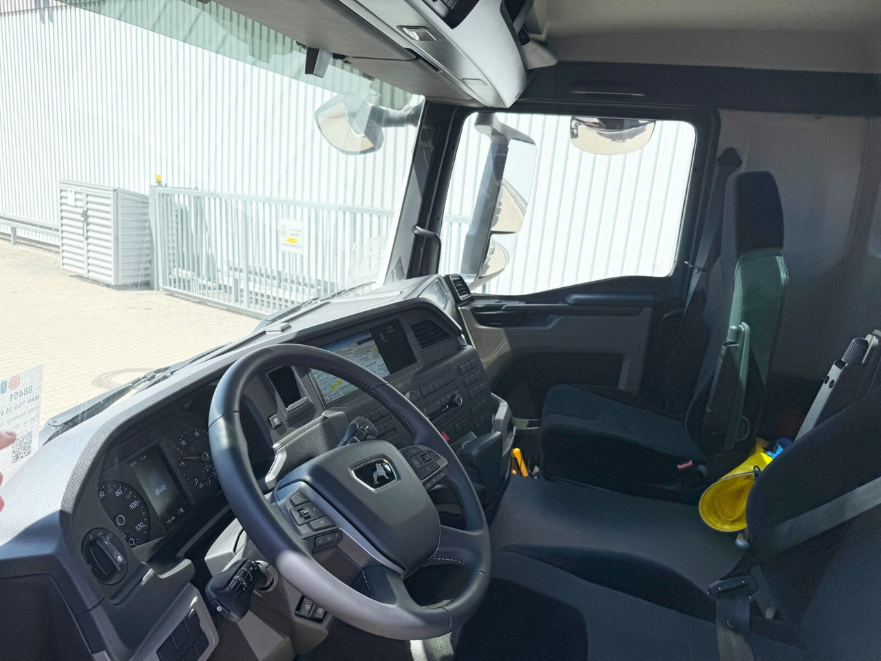 MAN TGS 35.470 8x4-4 BL TGS 35.470 8x4-4 BL, Lenk-/Liftachse, Navi, Motorabtrieb - Гаковий мультиліфт вантажівка: фото 2 MAN TGS 35.470 8x4-4 BL TGS 35.470 8x4-4 BL, Lenk-/Liftachse, Navi, Motorabtrieb - Гаковий мультиліфт вантажівка: фото 2