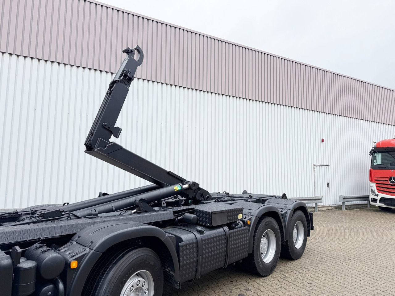 MAN TGS 35.480 8x4 BL TGS 35.480 8x4 BL, PriTarder, Navi - Гаковий мультиліфт вантажівка: фото 2 MAN TGS 35.480 8x4 BL TGS 35.480 8x4 BL, PriTarder, Navi - Гаковий мультиліфт вантажівка: фото 2