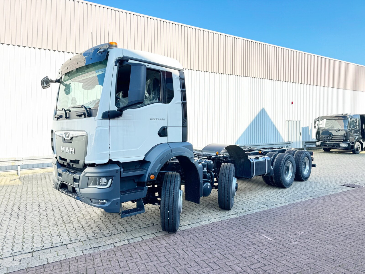 MAN TGS 35.480 8x6H BL CH TGS 35.480 8x6H BL CH, HydroDrive, Navi, Nebenantrieb - Вантажівка шасі: фото 1 MAN TGS 35.480 8x6H BL CH TGS 35.480 8x6H BL CH, HydroDrive, Navi, Nebenantrieb - Вантажівка шасі: фото 1