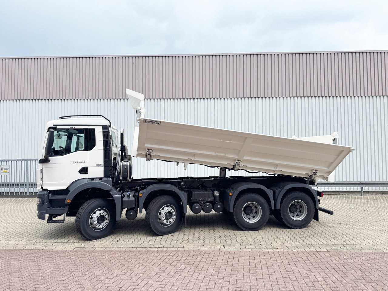 MAN TGS 41.440 8x4 BB TGS 41.440 8x4 BB, Bordmatik, ca. 16m³ - Вантажівка шасі: фото 2 MAN TGS 41.440 8x4 BB TGS 41.440 8x4 BB, Bordmatik, ca. 16m³ - Вантажівка шасі: фото 2