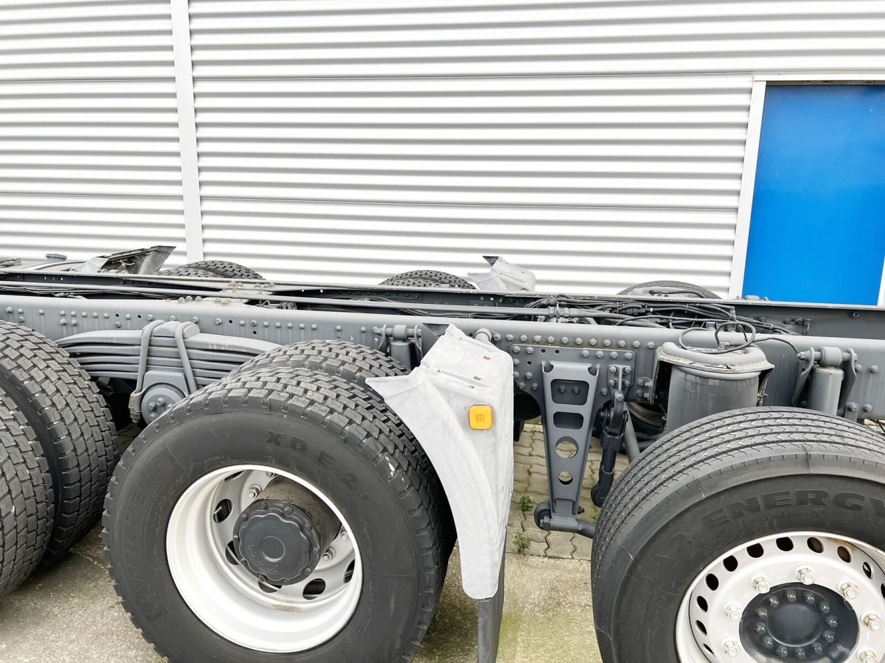 MAN TGS 50.480BB 10x4 TGS 50.480 BB 10x4, 2x VORHANDEN! - Вантажівка шасі: фото 3 MAN TGS 50.480BB 10x4 TGS 50.480 BB 10x4, 2x VORHANDEN! - Вантажівка шасі: фото 3