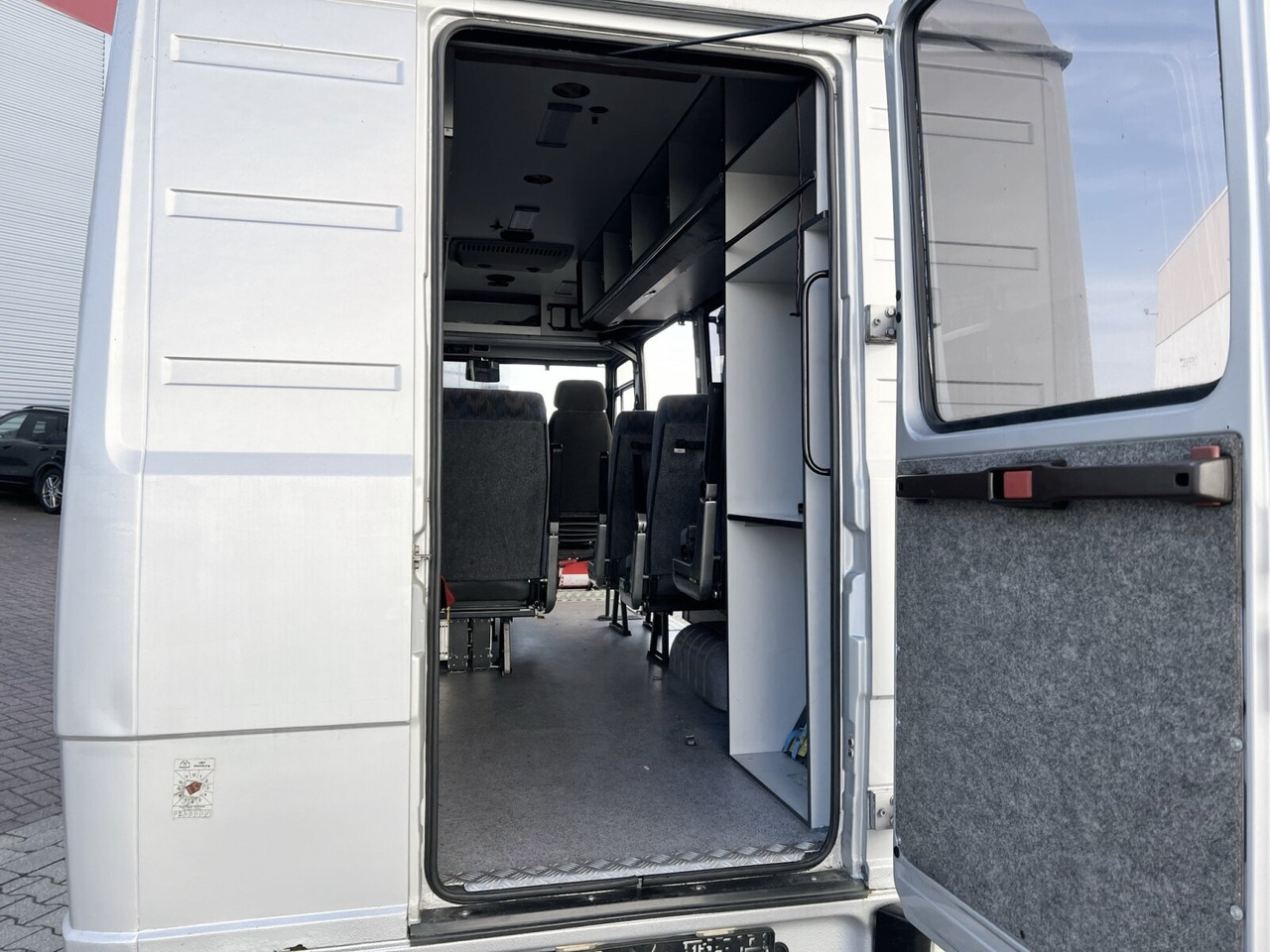 Mercedes-Benz 711 D-KA 4x2 711 D-KA 4x2, Standklima, 11-Sitze, 2 x on stock в лізинг Mercedes-Benz 711 D-KA 4x2 711 D-KA 4x2, Standklima, 11-Sitze, 2 x on stock: фото 7 Mercedes-Benz 711 D-KA 4x2 711 D-KA 4x2, Standklima, 11-Sitze, 2 x on stock в лізинг Mercedes-Benz 711 D-KA 4x2 711 D-KA 4x2, Standklima, 11-Sitze, 2 x on stock: фото 7