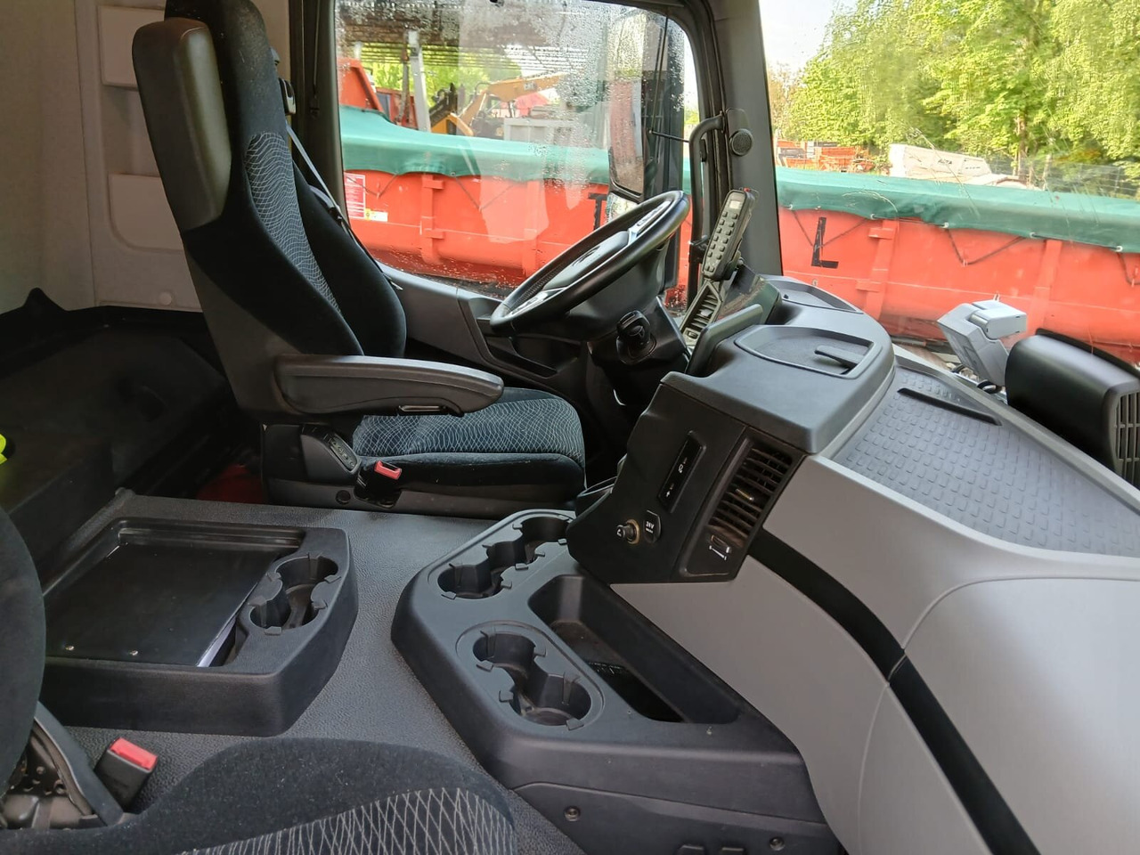 Mercedes-Benz Actros 1832 L 4x2 Actros 1832 L 4x2, Navi, MultimediaCockpit, Funk - Скіповий навантажувач вантажівка: фото 4 Mercedes-Benz Actros 1832 L 4x2 Actros 1832 L 4x2, Navi, MultimediaCockpit, Funk - Скіповий навантажувач вантажівка: фото 4