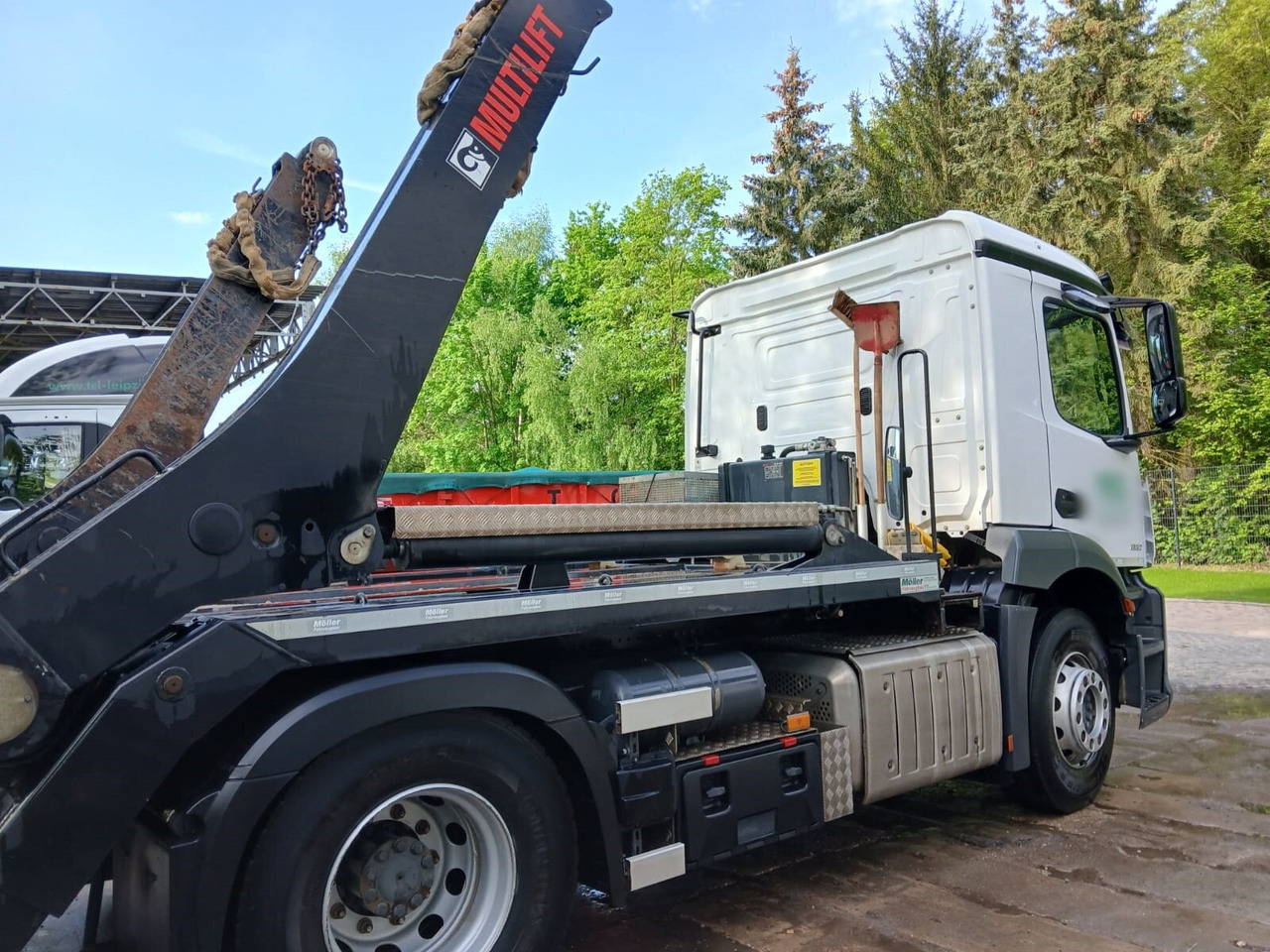 Mercedes-Benz Actros 1832 L 4x2 Actros 1832 L 4x2, Navi, MultimediaCockpit, Funk - Скіповий навантажувач вантажівка: фото 2 Mercedes-Benz Actros 1832 L 4x2 Actros 1832 L 4x2, Navi, MultimediaCockpit, Funk - Скіповий навантажувач вантажівка: фото 2