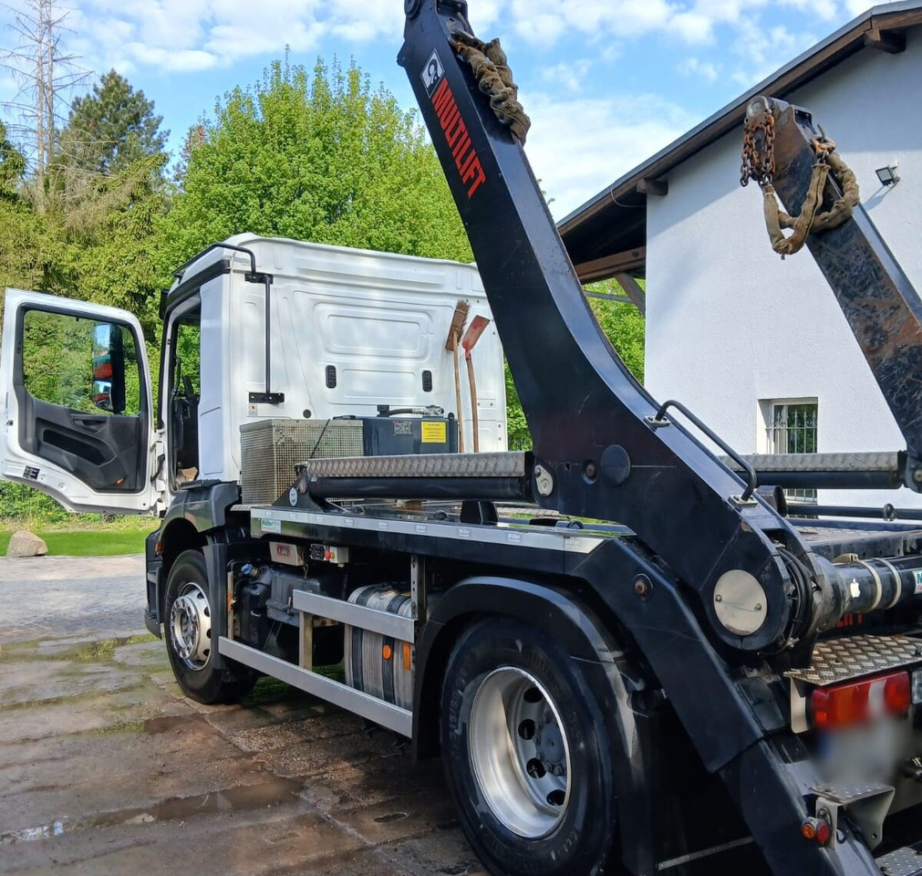 Mercedes-Benz Actros 1832 L 4x2 Actros 1832 L 4x2, Navi, MultimediaCockpit, Funk - Скіповий навантажувач вантажівка: фото 3 Mercedes-Benz Actros 1832 L 4x2 Actros 1832 L 4x2, Navi, MultimediaCockpit, Funk - Скіповий навантажувач вантажівка: фото 3