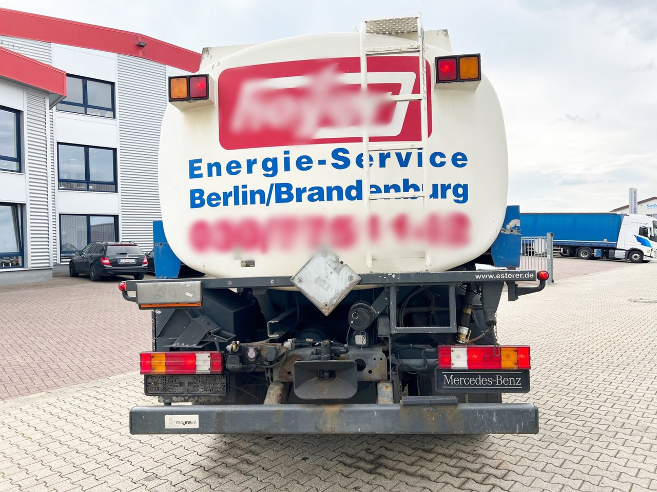 Mercedes-Benz Actros 1841 L 4x2 Actros 1841 L 4x2, Esterer-Tankaufbau, 3 Kammern, 14.000l, ADR - Вантажівка цистерна: фото 2 Mercedes-Benz Actros 1841 L 4x2 Actros 1841 L 4x2, Esterer-Tankaufbau, 3 Kammern, 14.000l, ADR - Вантажівка цистерна: фото 2