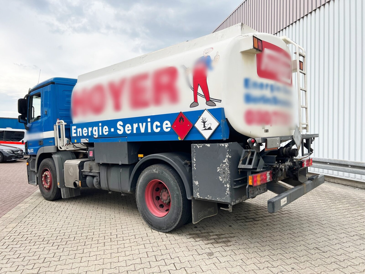 Mercedes-Benz Actros 1841 L 4x2 Actros 1841 L 4x2, Esterer-Tankaufbau, 3 Kammern, 14.000l, ADR - Вантажівка цистерна: фото 3 Mercedes-Benz Actros 1841 L 4x2 Actros 1841 L 4x2, Esterer-Tankaufbau, 3 Kammern, 14.000l, ADR - Вантажівка цистерна: фото 3
