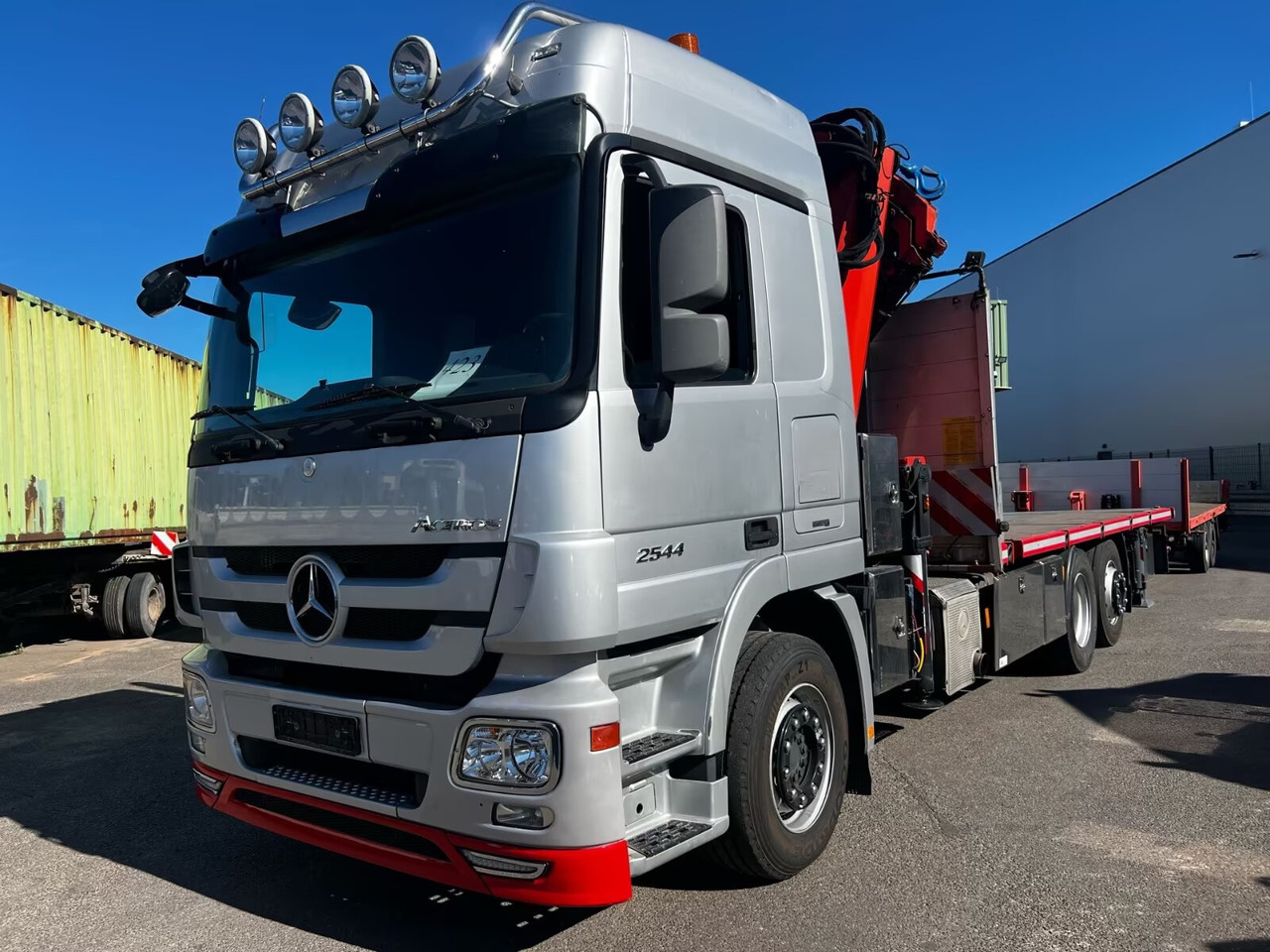 Mercedes-Benz Actros 2544 L 6x2 Actros 2544 L 6x2, Lenkachse, Kran MKG HLK531HP-a5, Funk - Бортова вантажівка/ Платформа, Вантажівка з маніпулятором: фото 1 Mercedes-Benz Actros 2544 L 6x2 Actros 2544 L 6x2, Lenkachse, Kran MKG HLK531HP-a5, Funk - Бортова вантажівка/ Платформа, Вантажівка з маніпулятором: фото 1