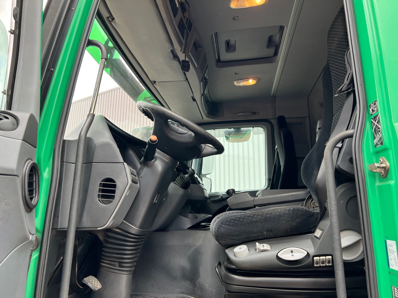 Mercedes-Benz Actros 2544 L 6x2 Actros 2544 L 6x2, Retarder, Lenkachse, Heckkran HMF 3000-K5 + Jip, Funk - Вантажівка з маніпулятором, Бортова вантажівка/ Платформа: фото 5 Mercedes-Benz Actros 2544 L 6x2 Actros 2544 L 6x2, Retarder, Lenkachse, Heckkran HMF 3000-K5 + Jip, Funk - Вантажівка з маніпулятором, Бортова вантажівка/ Платформа: фото 5