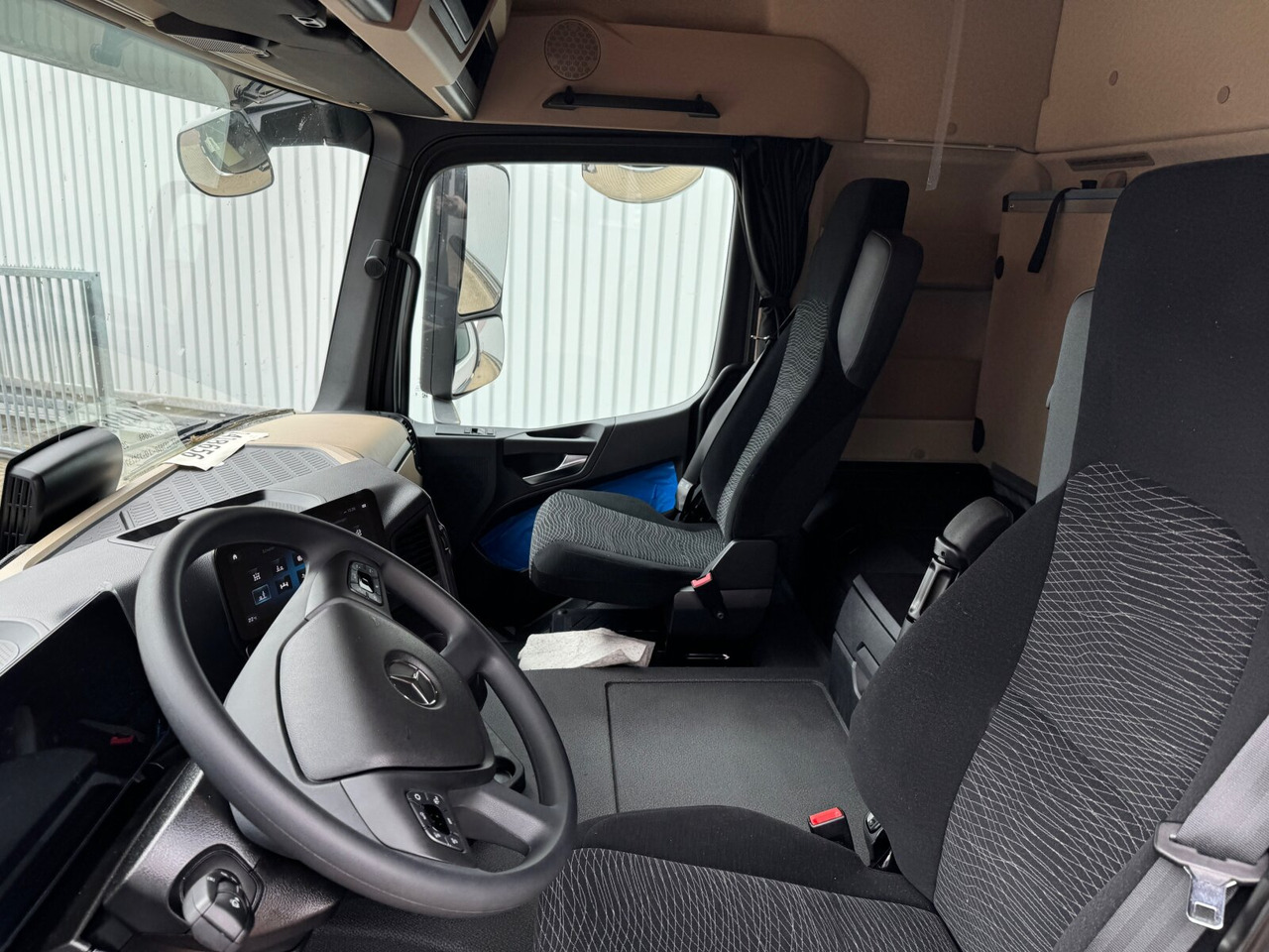 Mercedes-Benz Actros 2545 L 6x2 Actros 2545 L 6x2, Lenk-/Liftachse, StreamSpace, MultimediaCockpit - Вантажівка шасі: фото 2 Mercedes-Benz Actros 2545 L 6x2 Actros 2545 L 6x2, Lenk-/Liftachse, StreamSpace, MultimediaCockpit - Вантажівка шасі: фото 2