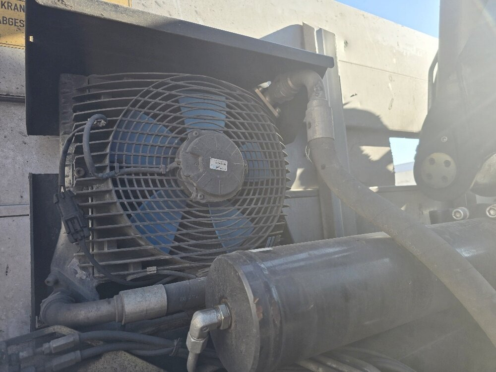 Mercedes-Benz Actros 2546 L 6x2 Actros 2546 L 6x2, Hiab Kran 244 E - 6 Hiduo, 16,1 m 920 kg, Funk - Вантажівка з маніпулятором, Бортова вантажівка/ Платформа: фото 5 Mercedes-Benz Actros 2546 L 6x2 Actros 2546 L 6x2, Hiab Kran 244 E - 6 Hiduo, 16,1 m 920 kg, Funk - Вантажівка з маніпулятором, Бортова вантажівка/ Платформа: фото 5