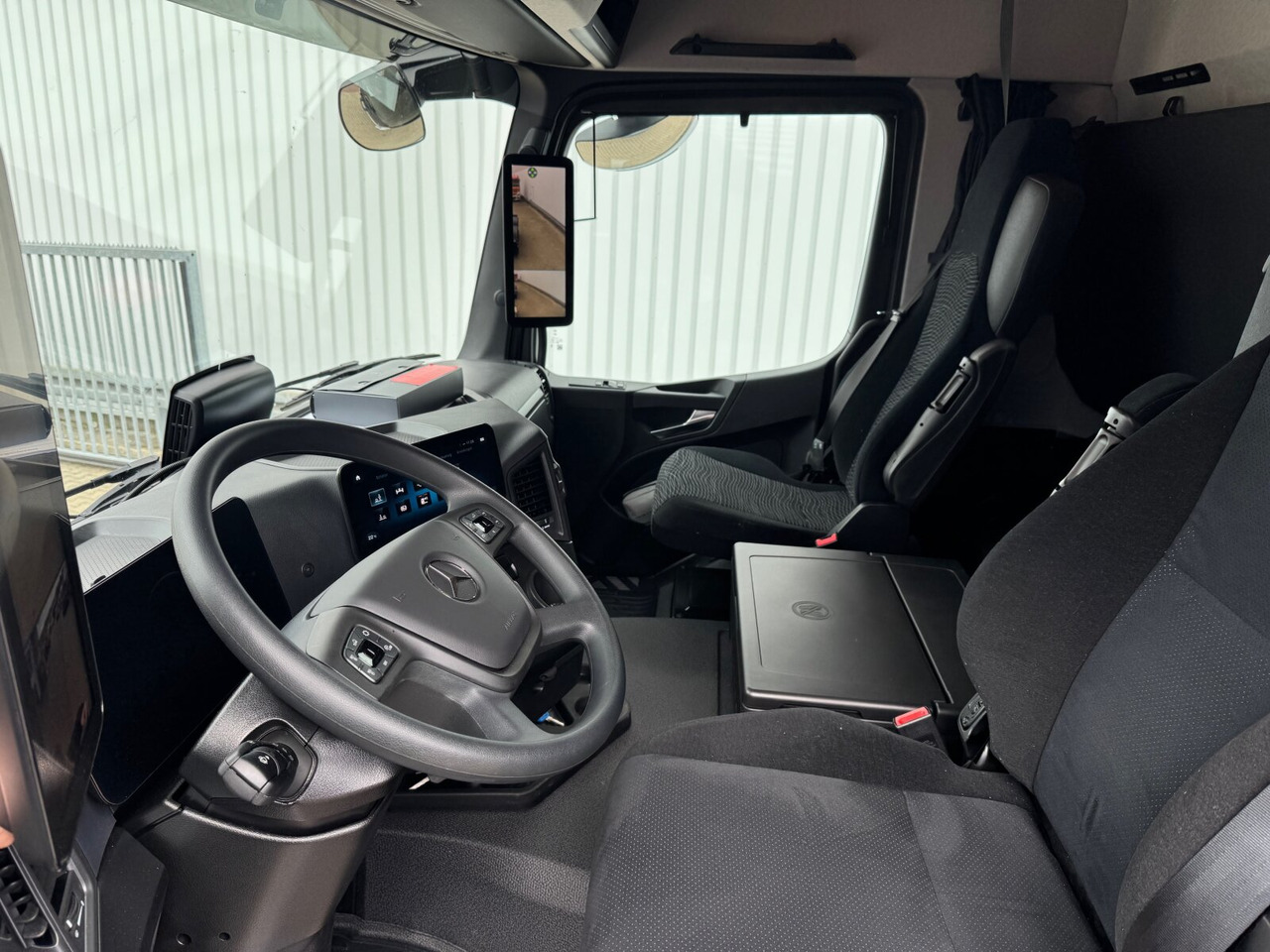 Mercedes-Benz Actros 2546 L 6x2 Actros 2546 L 6x2, Retarder, Lenk-/Lift, LED, Navi, ADR, MirrorCam, MultimediaCockpit - Вантажівка шасі: фото 2 Mercedes-Benz Actros 2546 L 6x2 Actros 2546 L 6x2, Retarder, Lenk-/Lift, LED, Navi, ADR, MirrorCam, MultimediaCockpit - Вантажівка шасі: фото 2