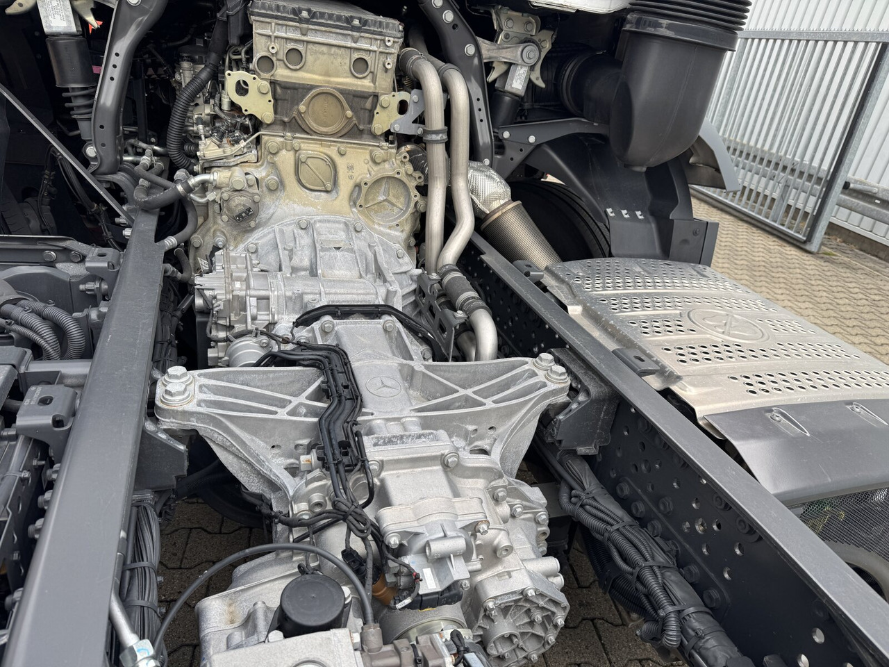 Mercedes-Benz Actros 2548 L 6x2 Actros 2548 L 6x2, Retarder, Lenk-/Liftachse - Гаковий мультиліфт вантажівка: фото 2 Mercedes-Benz Actros 2548 L 6x2 Actros 2548 L 6x2, Retarder, Lenk-/Liftachse - Гаковий мультиліфт вантажівка: фото 2