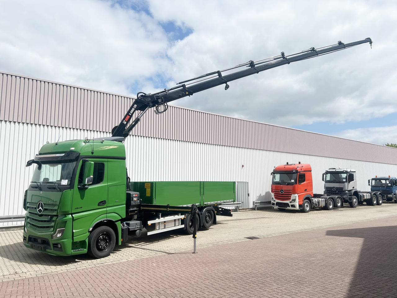 Mercedes-Benz Actros 2548 L 6x2 Actros 2548 L 6x2 mit Kran Hiab X-HiDuo 228 - Вантажівка з маніпулятором: фото 1 Mercedes-Benz Actros 2548 L 6x2 Actros 2548 L 6x2 mit Kran Hiab X-HiDuo 228 - Вантажівка з маніпулятором: фото 1