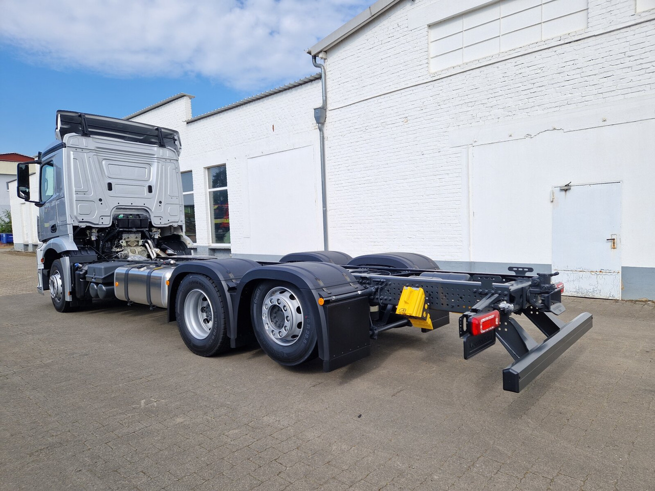 Mercedes-Benz Actros 2553 LL 6x2 Actros 2553 LL 6x2, Retarder, Liftachse, MultimediaCockpit, LED, Navi - Вантажівка шасі: фото 5 Mercedes-Benz Actros 2553 LL 6x2 Actros 2553 LL 6x2, Retarder, Liftachse, MultimediaCockpit, LED, Navi - Вантажівка шасі: фото 5