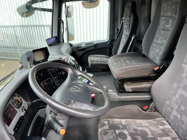 Interior photo 2: Вантажівка шасі Mercedes-Benz Actros 2632/41 6x4 Actros 2632/41 6x4
