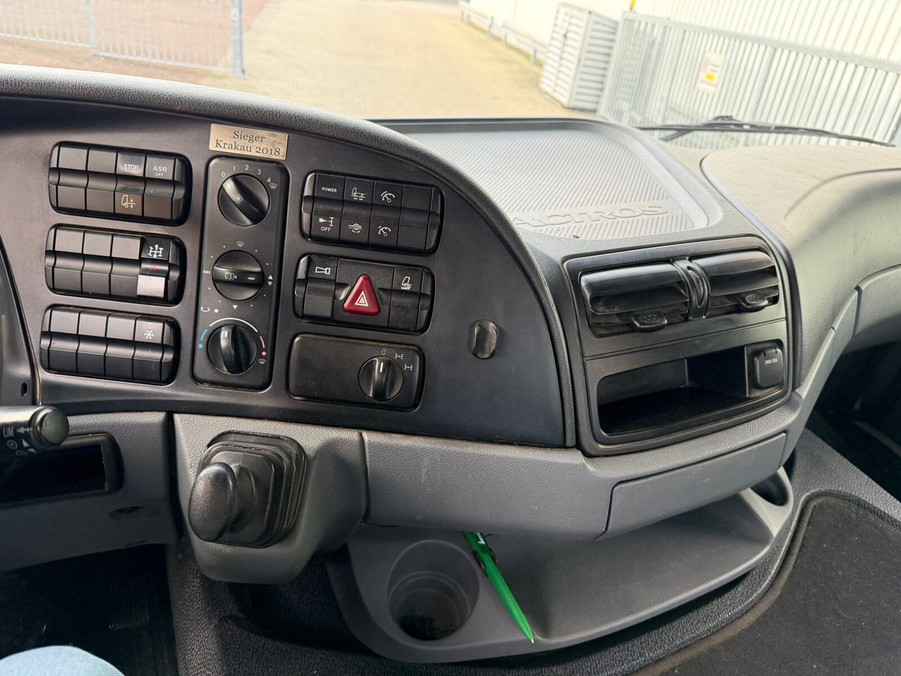 Mercedes-Benz Actros 2644 L 6x4 Actros 2644 L 6x4 - Гаковий мультиліфт вантажівка: фото 4 Mercedes-Benz Actros 2644 L 6x4 Actros 2644 L 6x4 - Гаковий мультиліфт вантажівка: фото 4