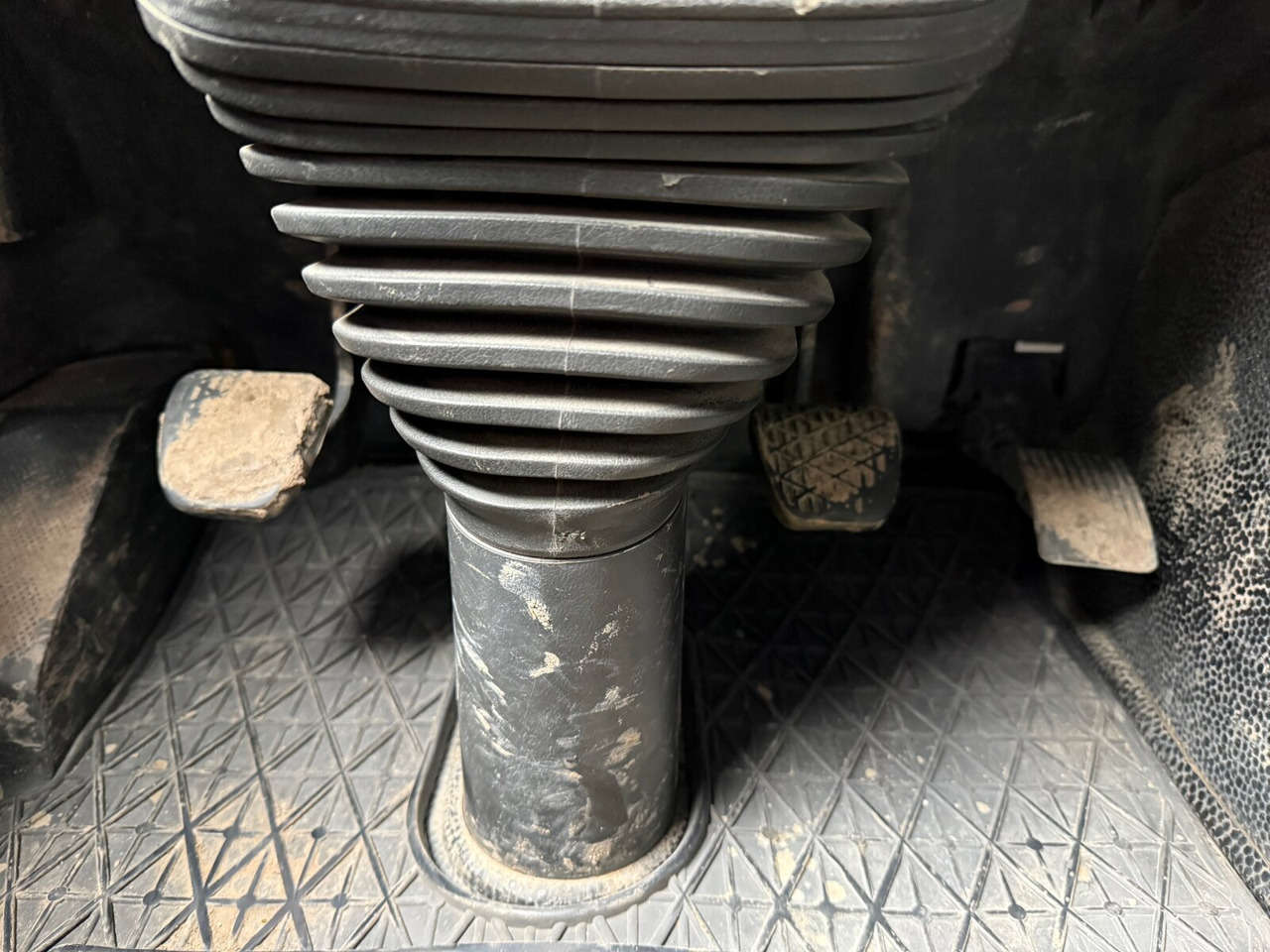 Mercedes-Benz Actros 3241 K 8x4/4 Actros 3241 K 8x4/4, Bordmatik - Самоскид вантажівка: фото 5 Mercedes-Benz Actros 3241 K 8x4/4 Actros 3241 K 8x4/4, Bordmatik - Самоскид вантажівка: фото 5