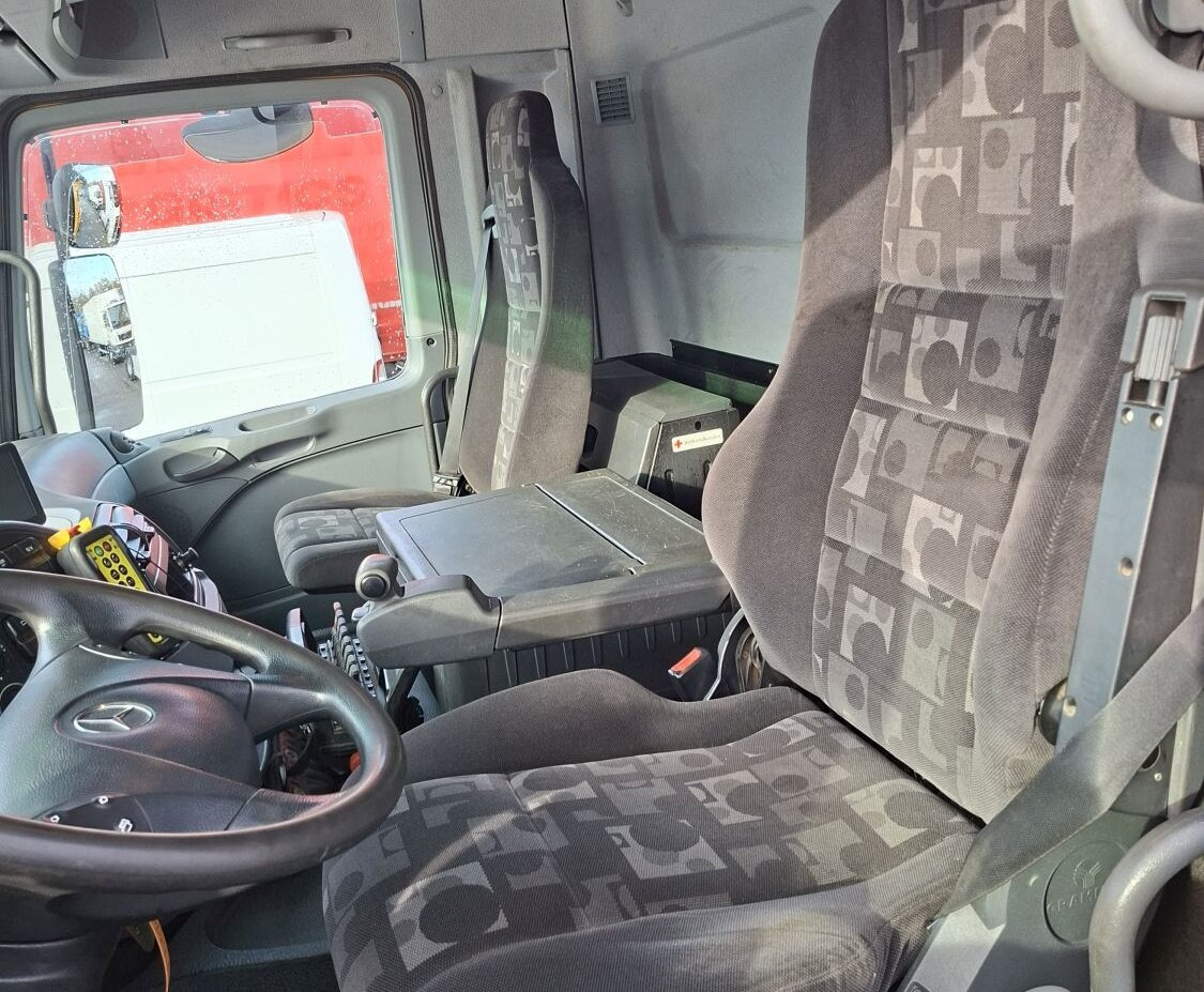 Mercedes-Benz Actros 4146 K 8x4/4 Actros 4146 K 8x4/4, Retarder, Kran Hiab XS 477 E-7 HiPro, Flyjib, Seilwinde, Funk - Гаковий мультиліфт вантажівка, Вантажівка з маніпулятором: фото 3 Mercedes-Benz Actros 4146 K 8x4/4 Actros 4146 K 8x4/4, Retarder, Kran Hiab XS 477 E-7 HiPro, Flyjib, Seilwinde, Funk - Гаковий мультиліфт вантажівка, Вантажівка з маніпулятором: фото 3