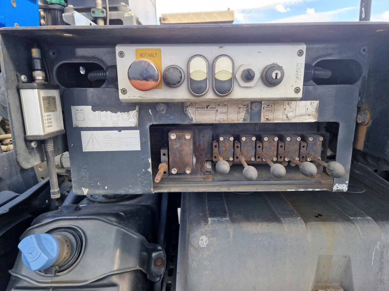 Mercedes-Benz Antos 1840 L Antos 1840 L, Gergen Teleskopabsetzkipper Adonis TAK 20, Funk - Скіповий навантажувач вантажівка: фото 5 Mercedes-Benz Antos 1840 L Antos 1840 L, Gergen Teleskopabsetzkipper Adonis TAK 20, Funk - Скіповий навантажувач вантажівка: фото 5