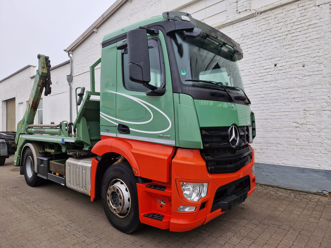 Mercedes-Benz Antos 1848 L 4x2 Antos 1848 L 4x2, Meiller AK 12 MTG Teleskop, Funk, Retarder, Klima, Standhzg., - Скіповий навантажувач вантажівка: фото 1 Mercedes-Benz Antos 1848 L 4x2 Antos 1848 L 4x2, Meiller AK 12 MTG Teleskop, Funk, Retarder, Klima, Standhzg., - Скіповий навантажувач вантажівка: фото 1